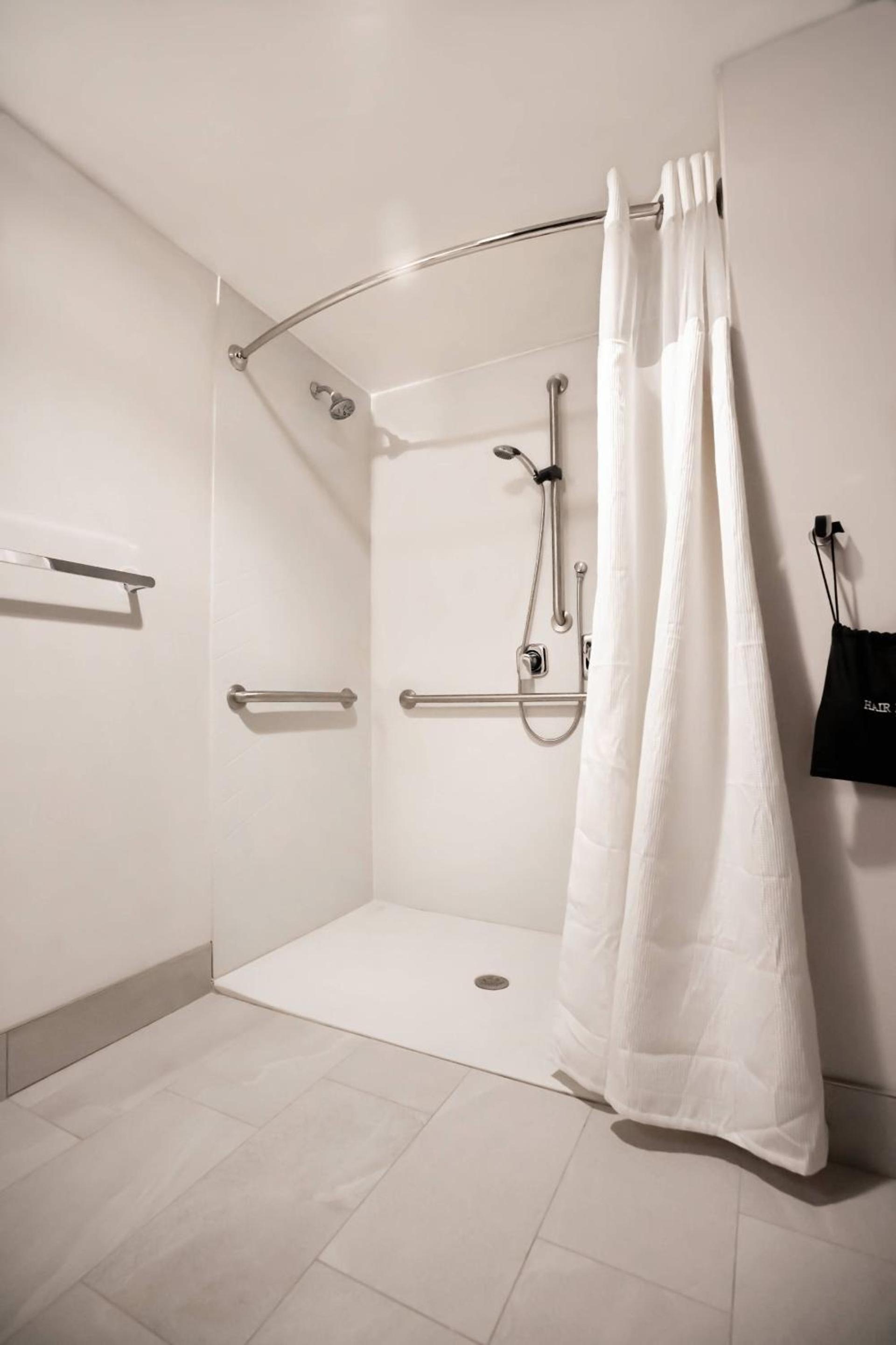 Fairfield by Marriott Inn & Suites Louisville Airport photo 8