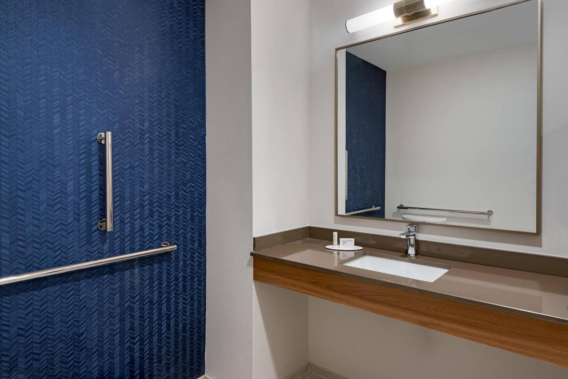 Fairfield Inn & Suites Charlotte Monroe photo 12