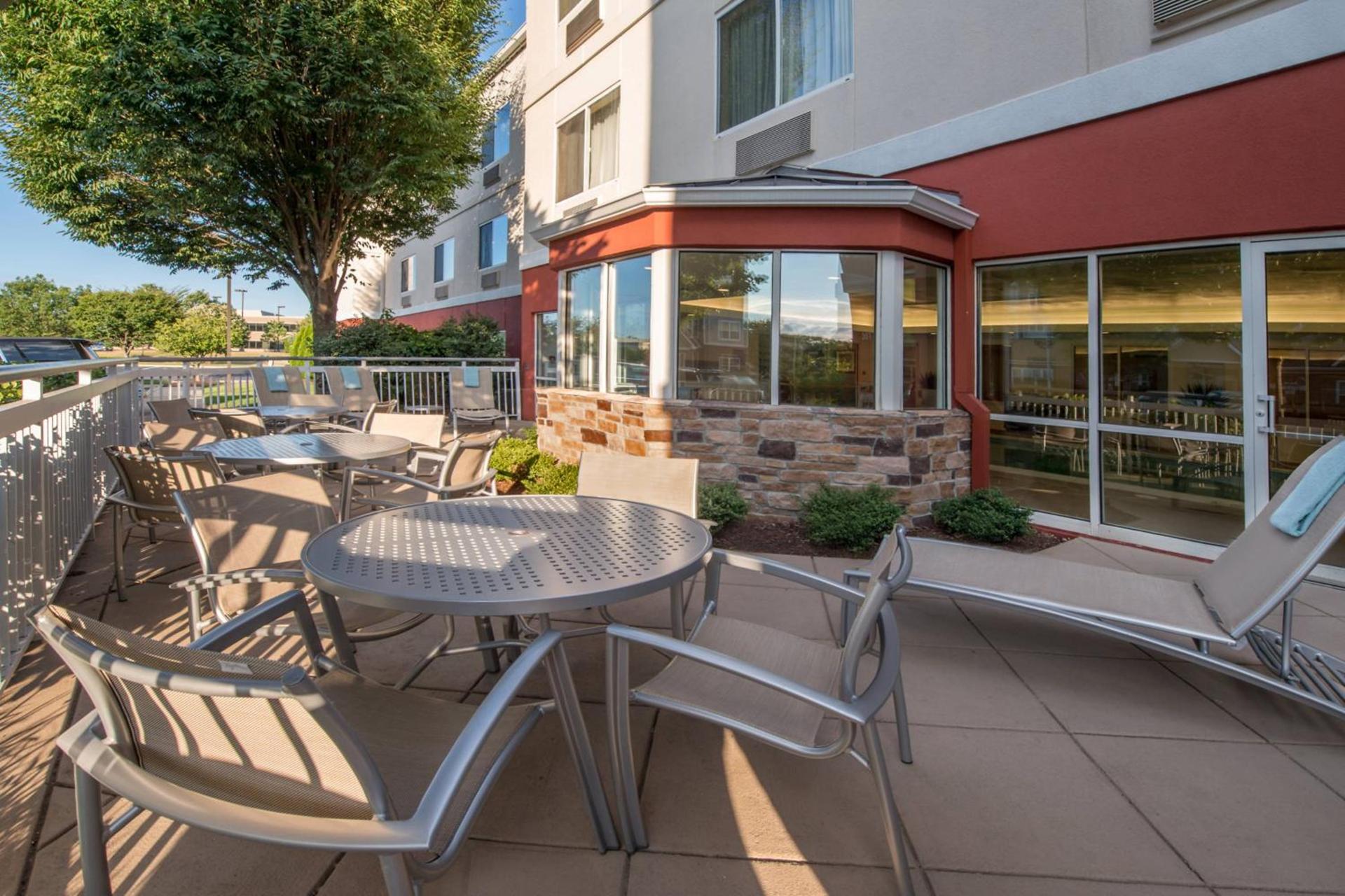 Fairfield Inn & Suites by Marriott Frederick photo 5