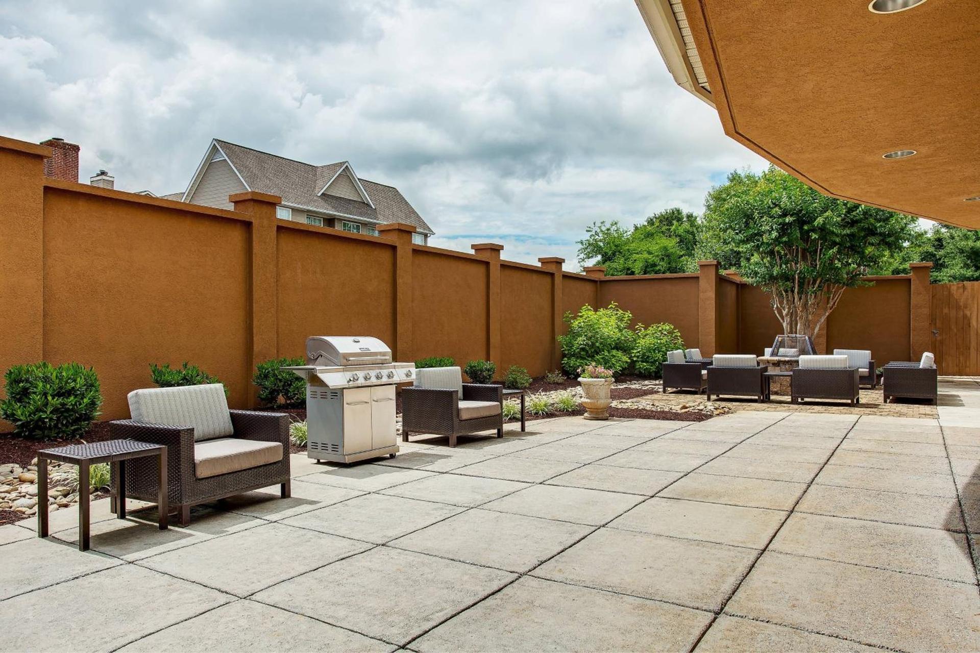 Courtyard Knoxville Cedar Bluff photo 3