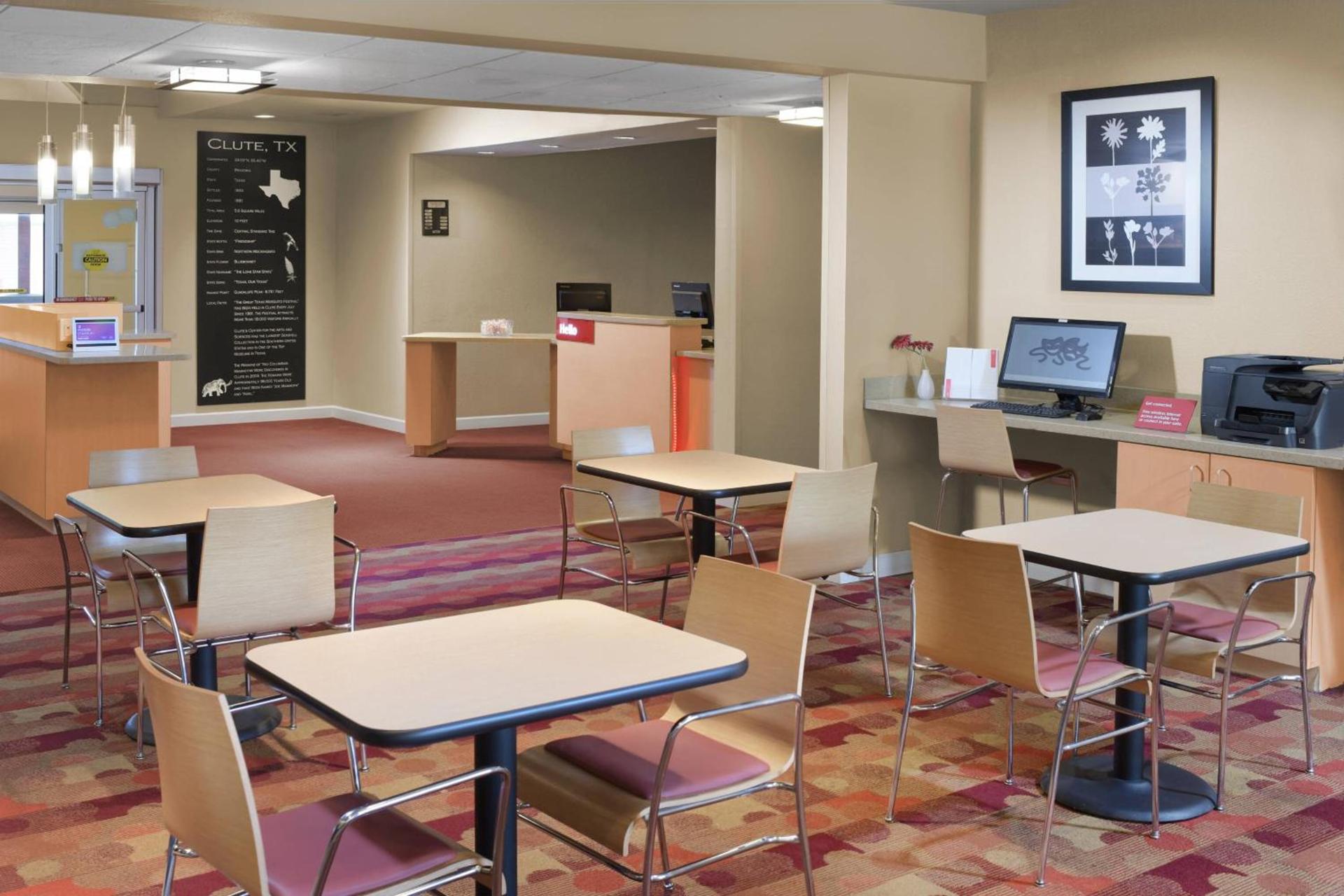 TownePlace Suites by Marriott Lake Jackson Clute photo 11
