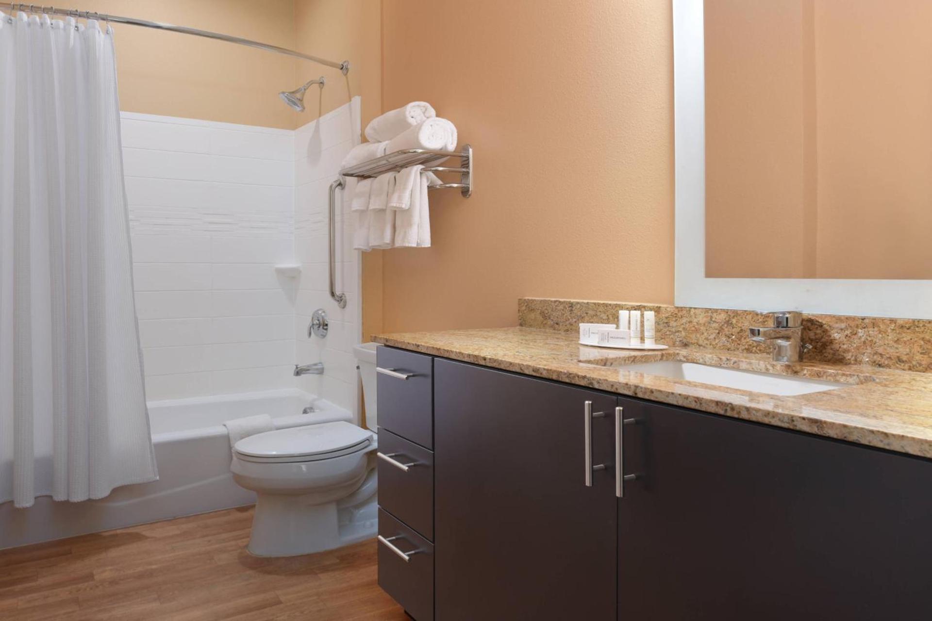TownePlace Suites by Marriott Lake Jackson Clute photo 9