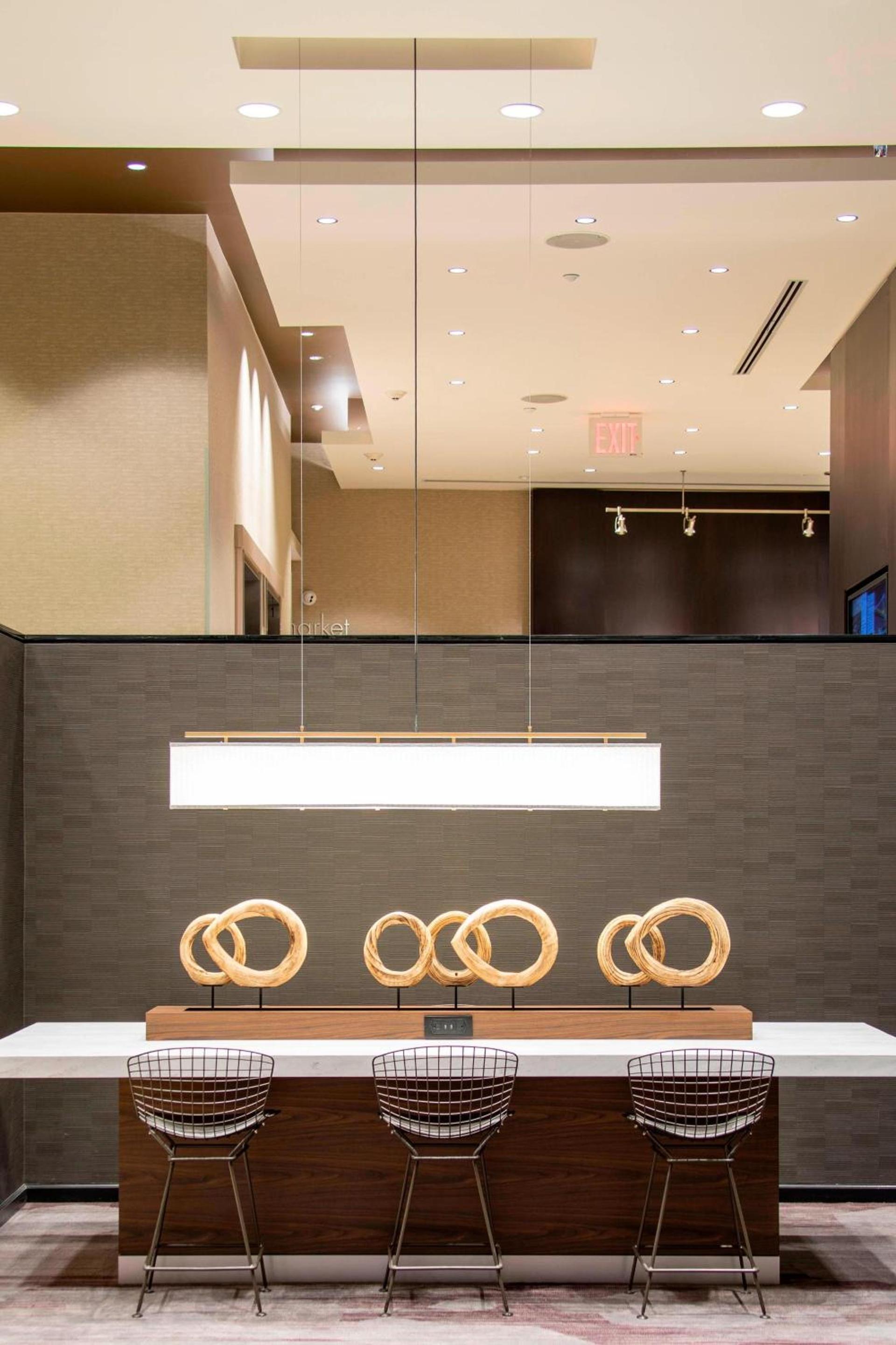 Courtyard by Marriott New York Queens/Fresh Meadows photo 28