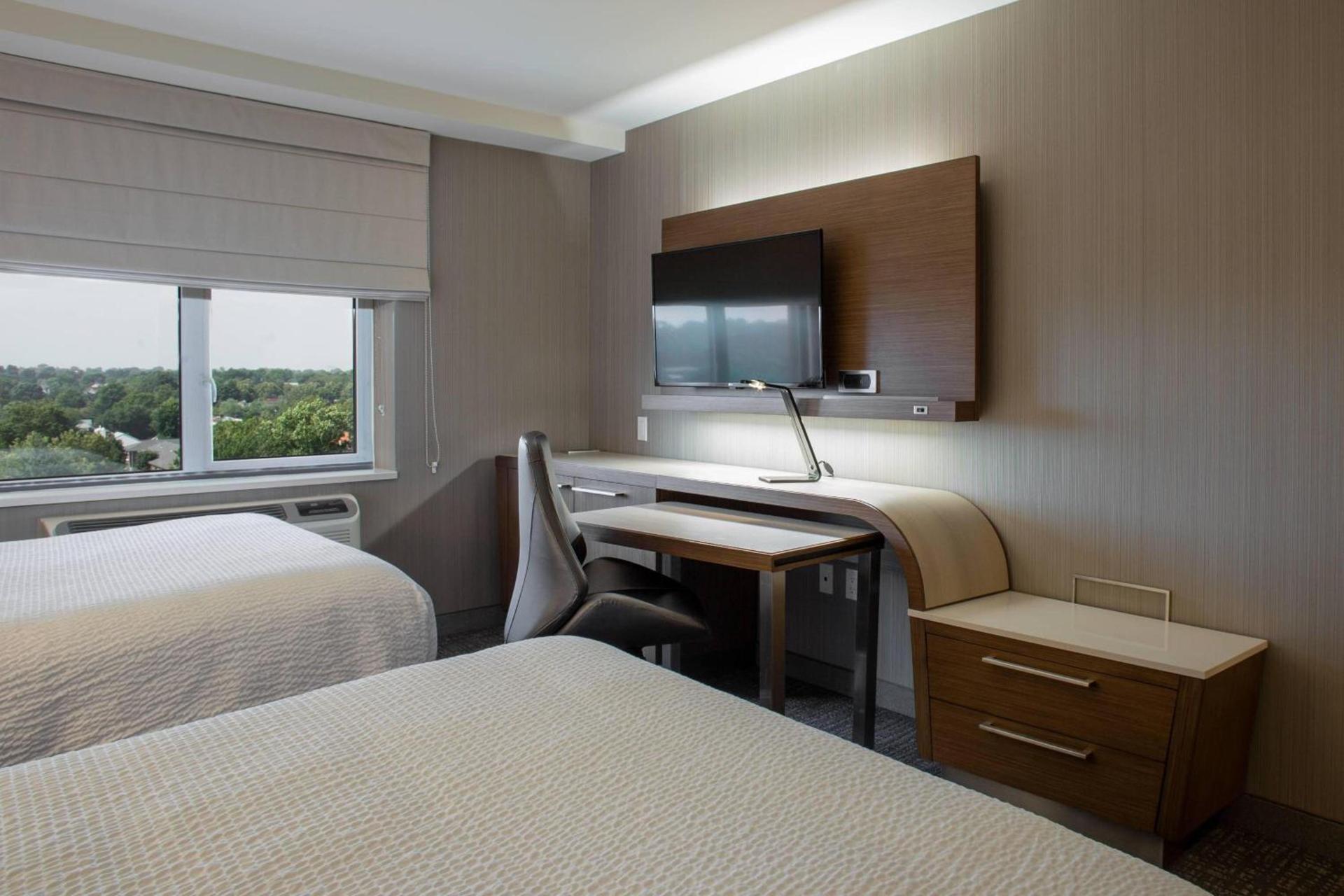 Courtyard by Marriott New York Queens/Fresh Meadows photo 5