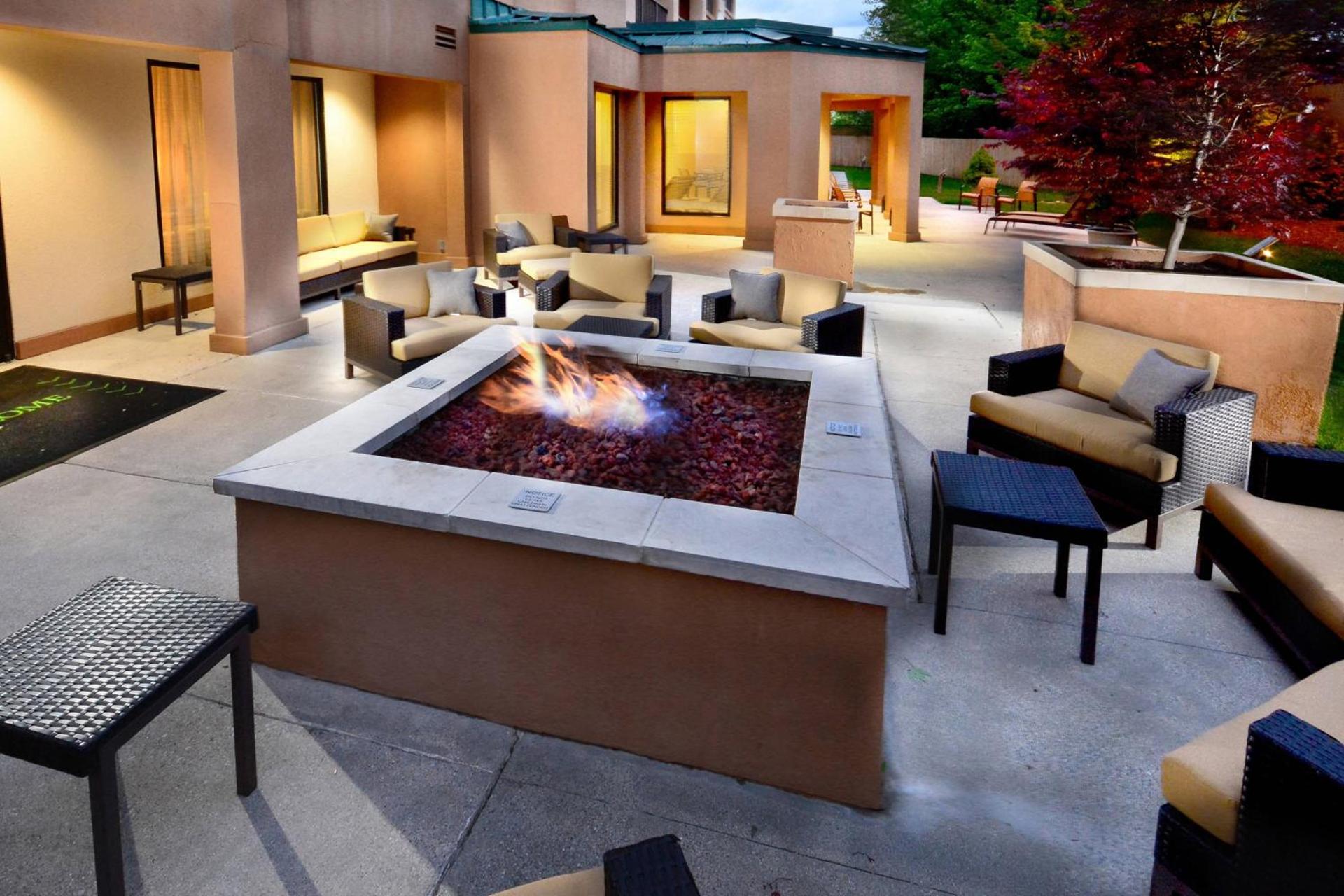 Courtyard Beckley photo 26