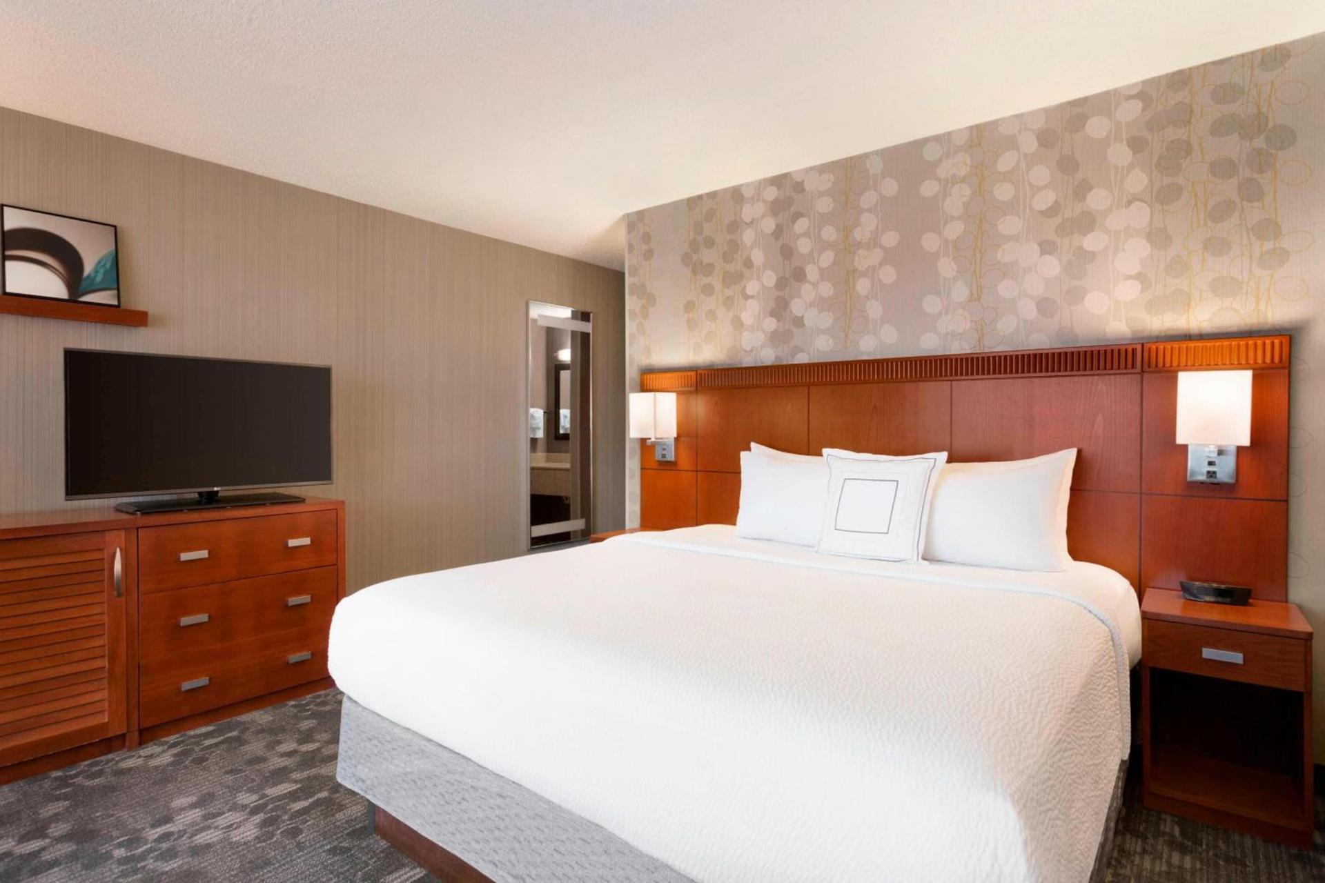 Courtyard by Marriott Bloomington Normal photo 8