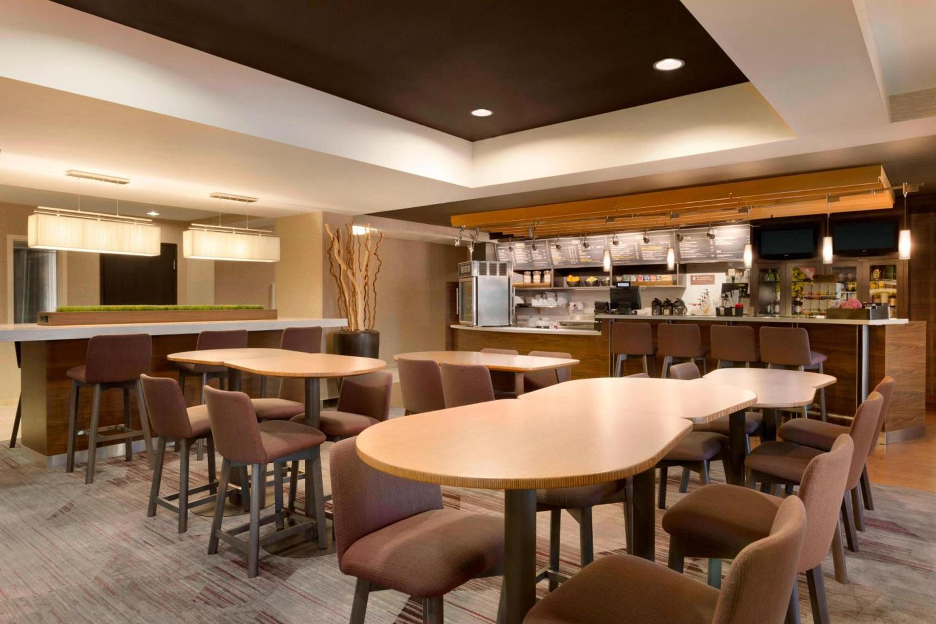 Courtyard by Marriott Bloomington Normal photo 21