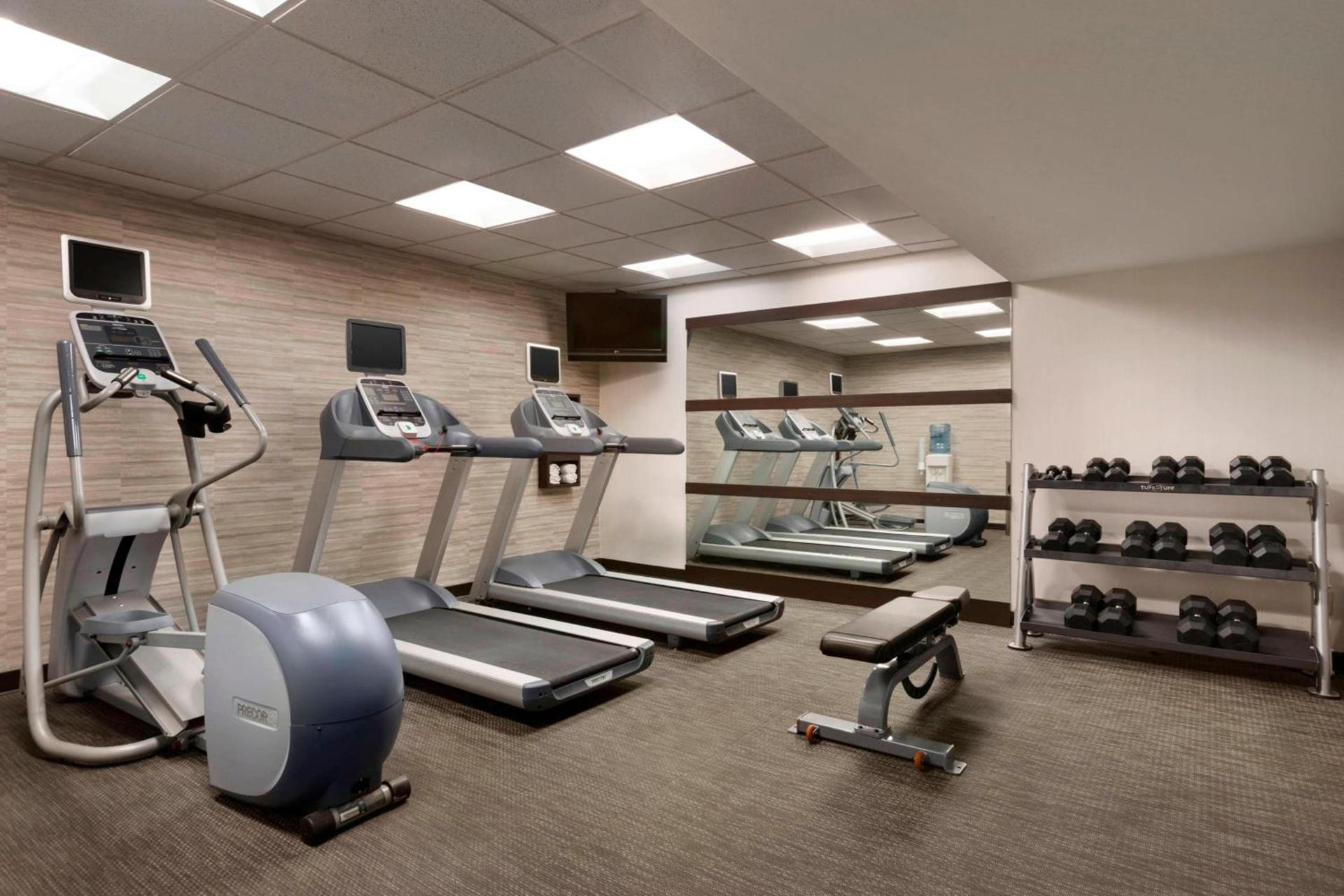 Courtyard by Marriott Bloomington Normal photo 28