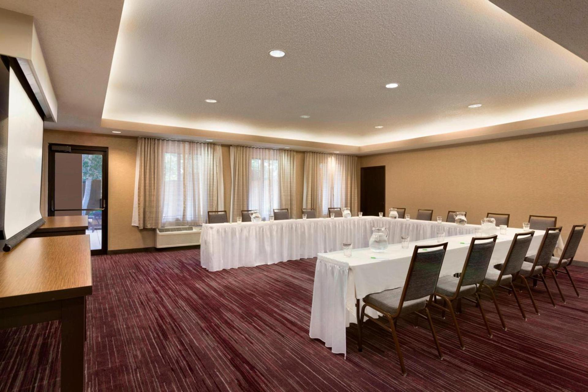 Courtyard by Marriott Bloomington Normal photo 29
