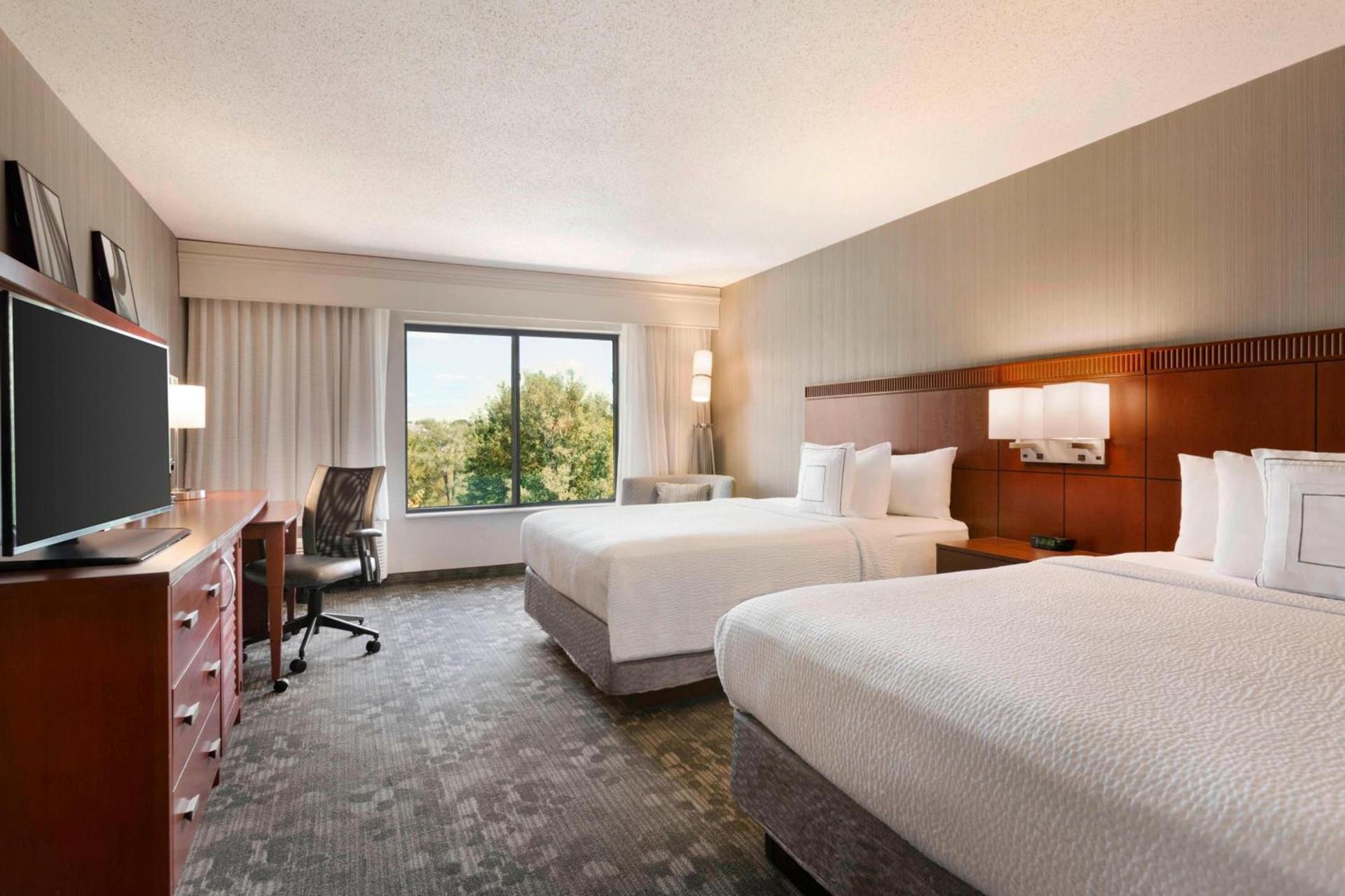 Courtyard by Marriott Bloomington Normal photo 7