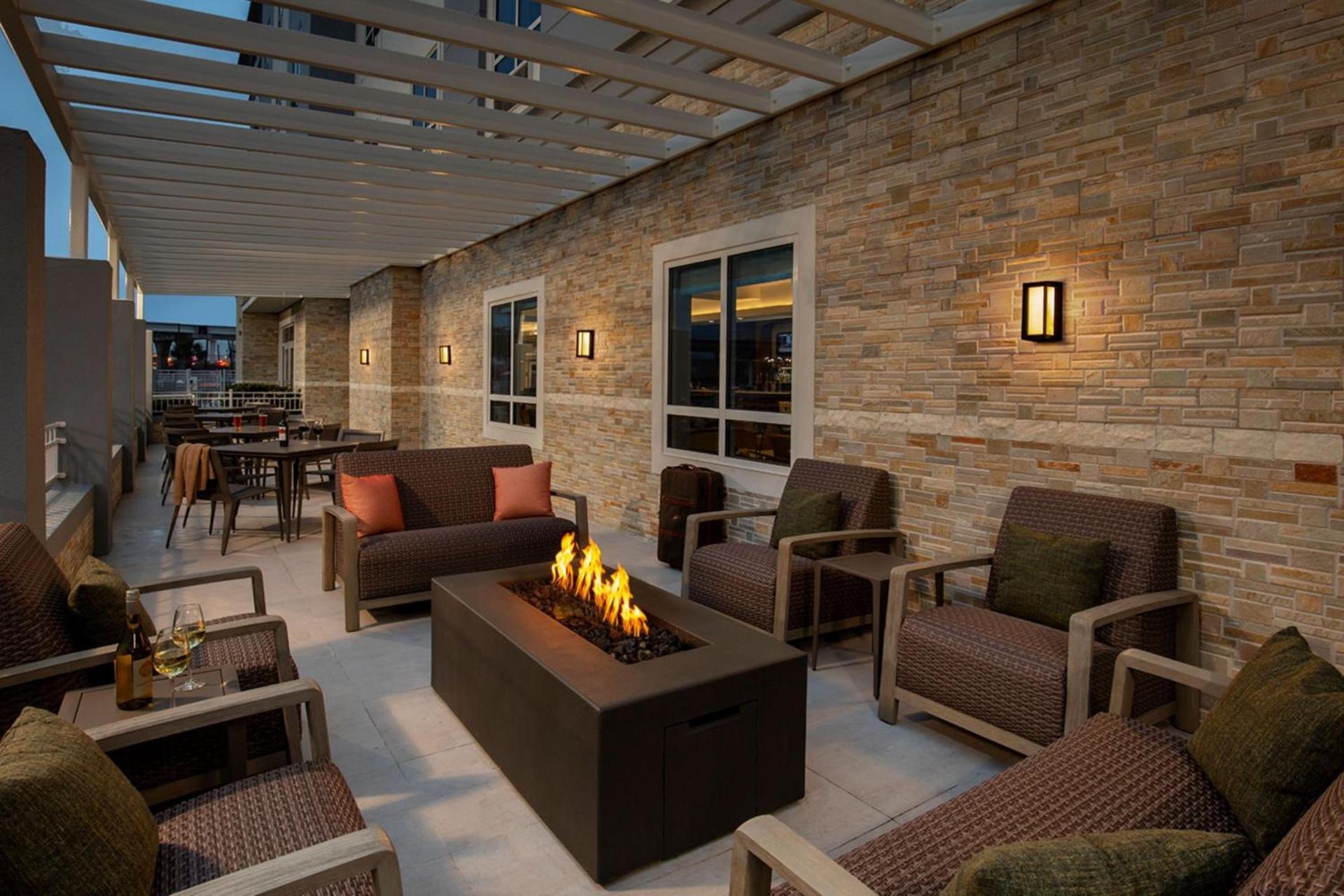 Courtyard by Marriott Houston Kemah photo 10