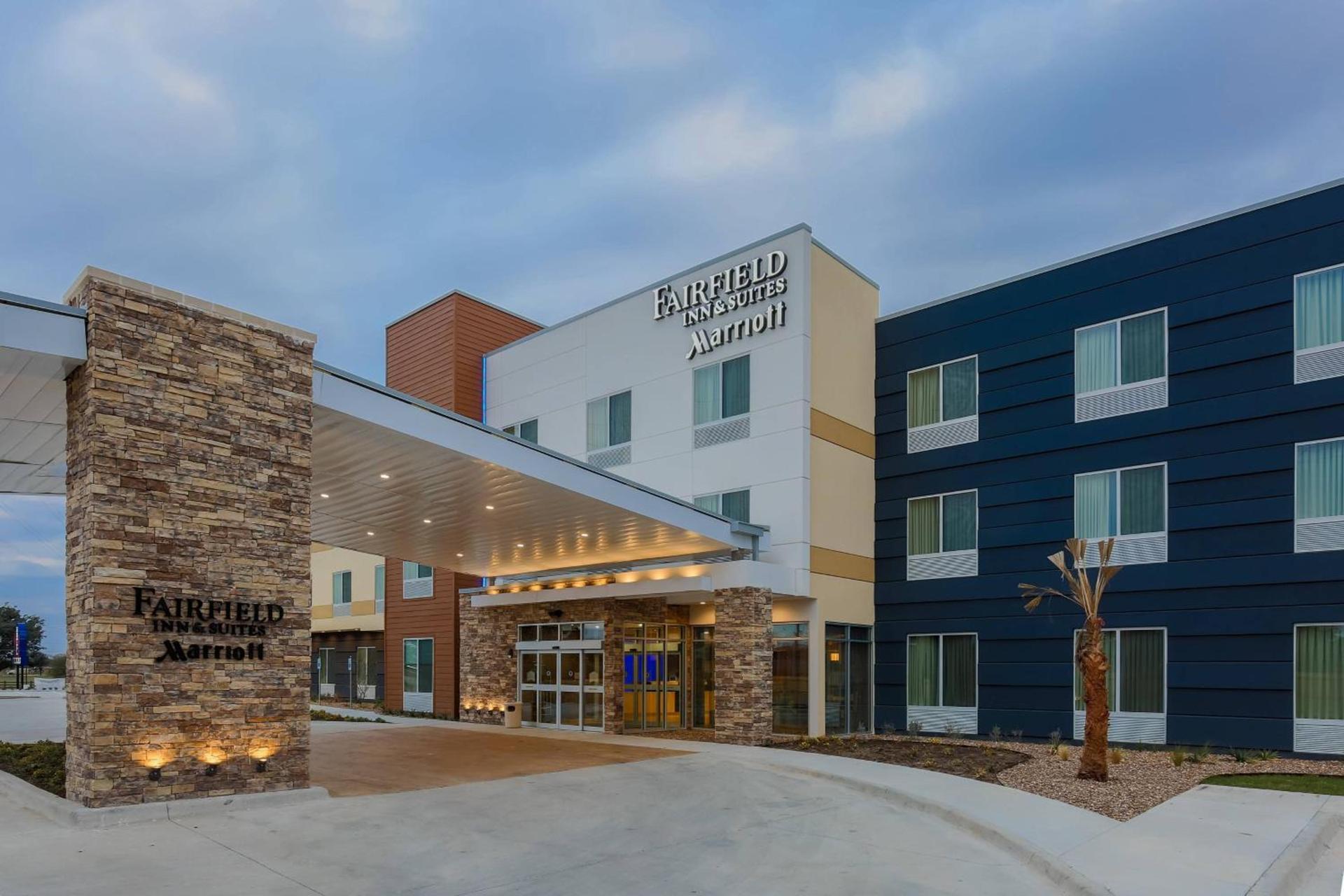 Fairfield Inn & Suites by Marriott Cuero photo 2