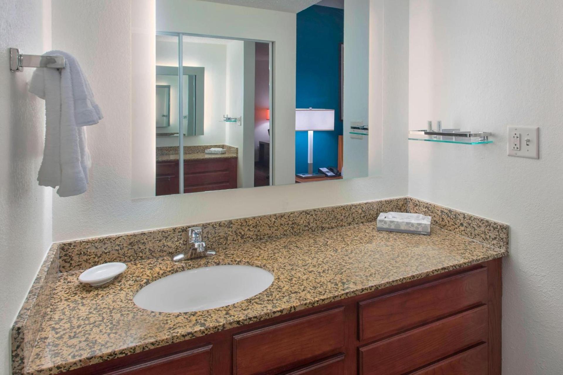 Residence Inn by Marriott Newark Elizabeth/Liberty International Airport photo 12