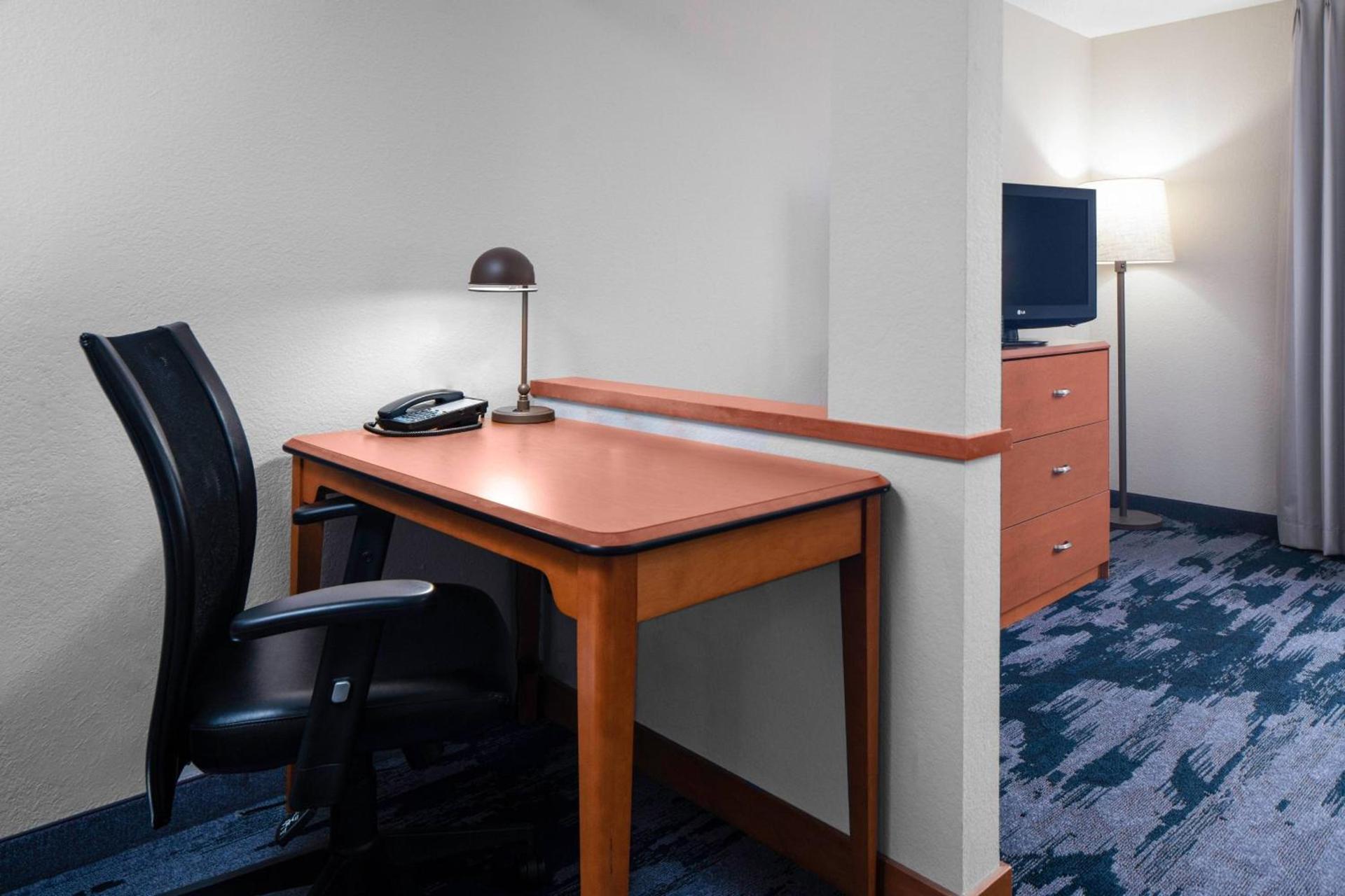 Fairfield Inn & Suites Jefferson City photo 12