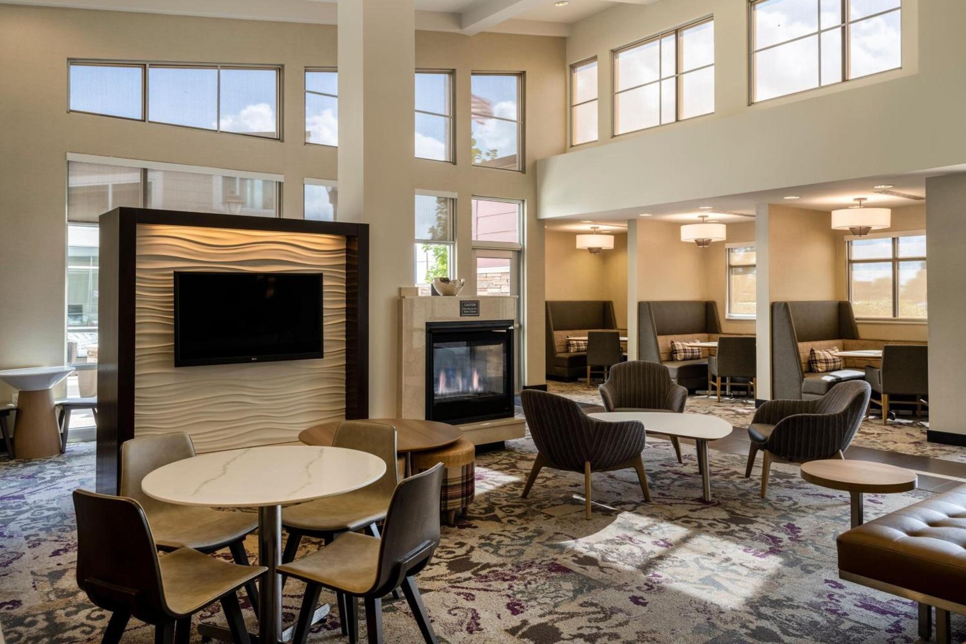 Residence Inn by Marriott Bloomington photo 5