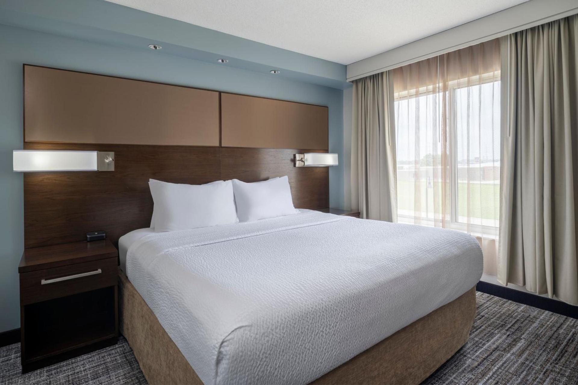 Residence Inn by Marriott Bloomington photo 7