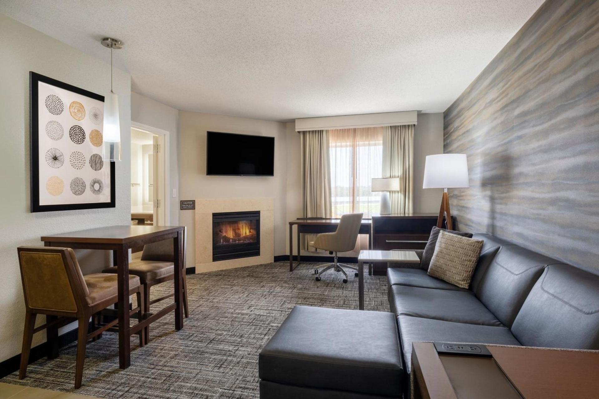 Residence Inn by Marriott Bloomington photo 9