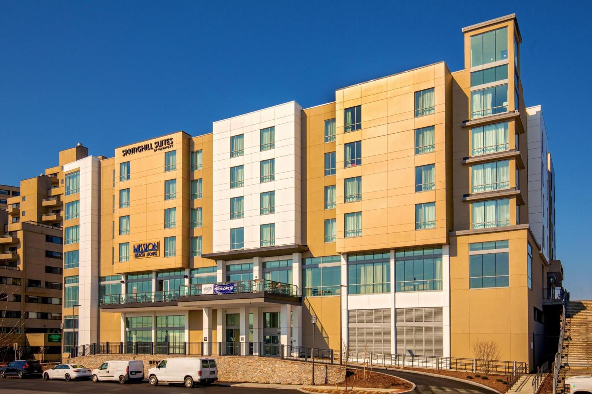 SpringHill Suites by Marriott Boston Logan Airport Revere Beach photo 2