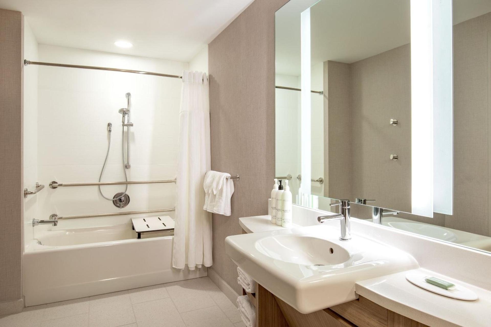 SpringHill Suites by Marriott Boston Logan Airport Revere Beach photo 16