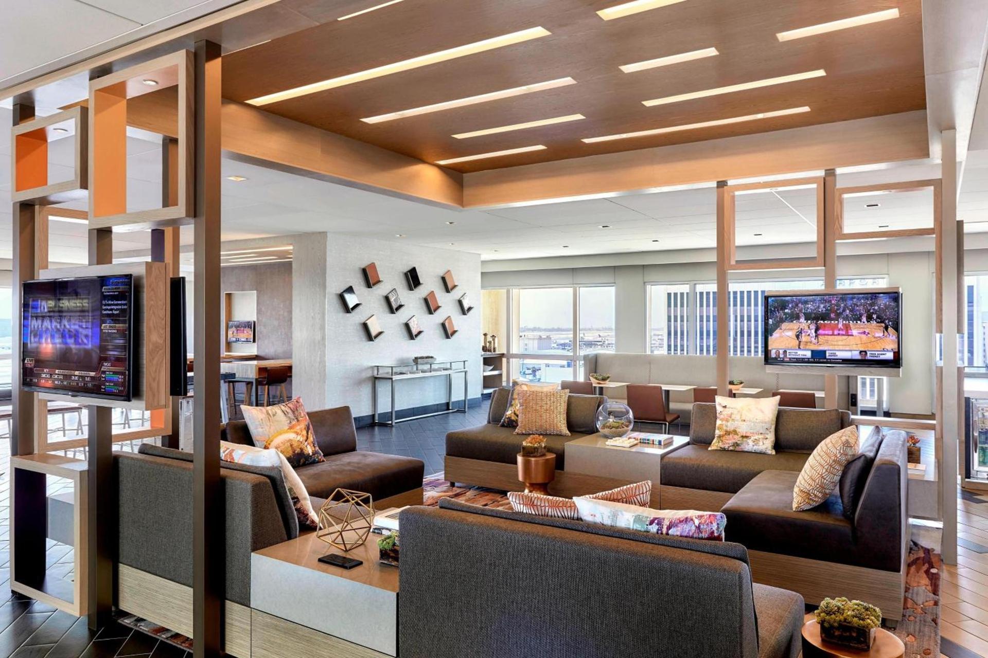 Los Angeles Airport Marriott photo 34