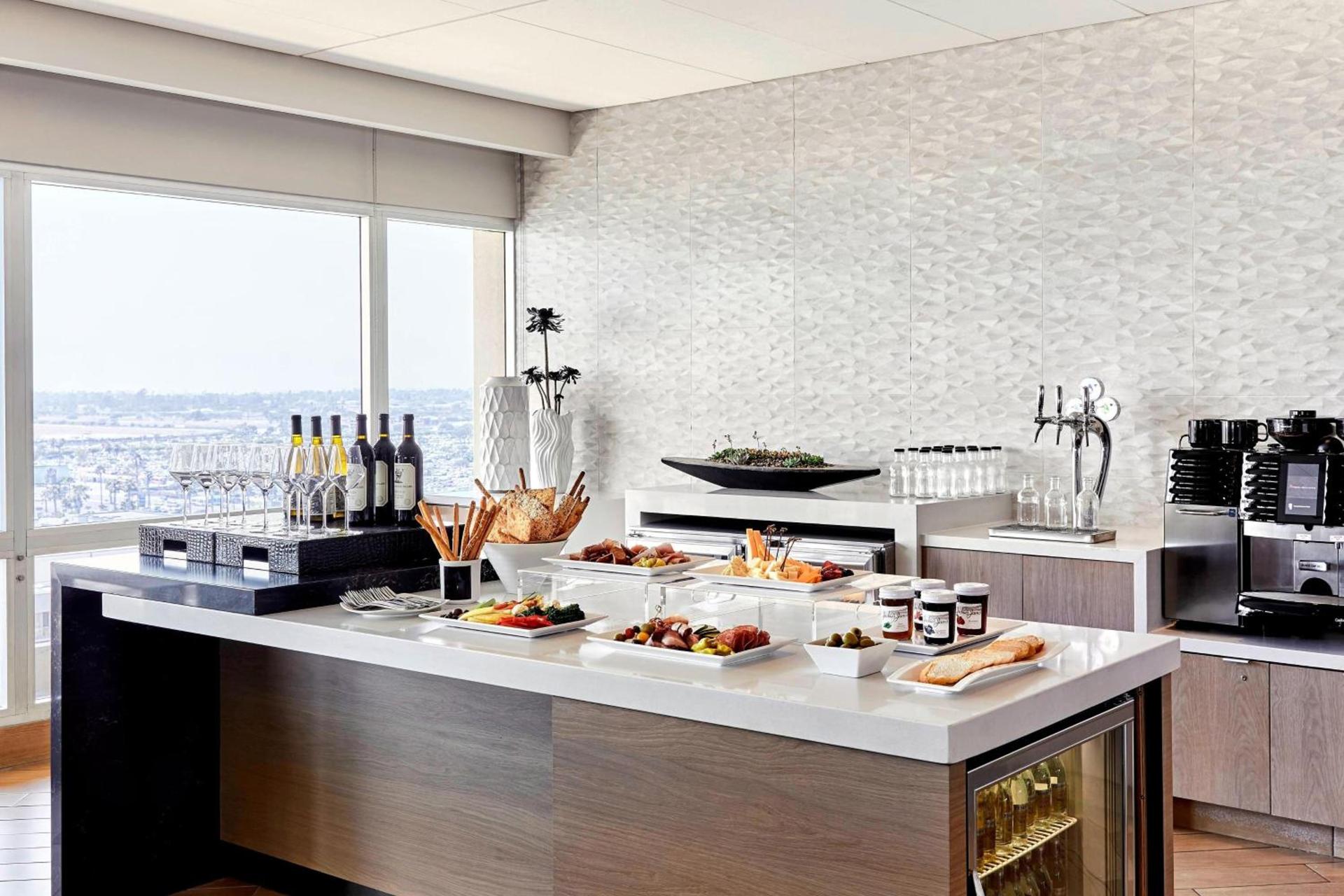 Los Angeles Airport Marriott photo 36