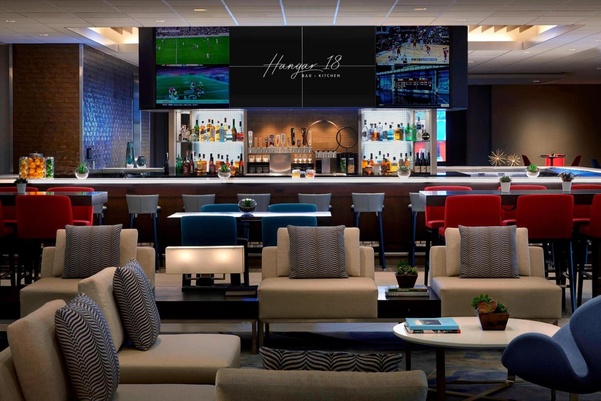 Los Angeles Airport Marriott photo 46