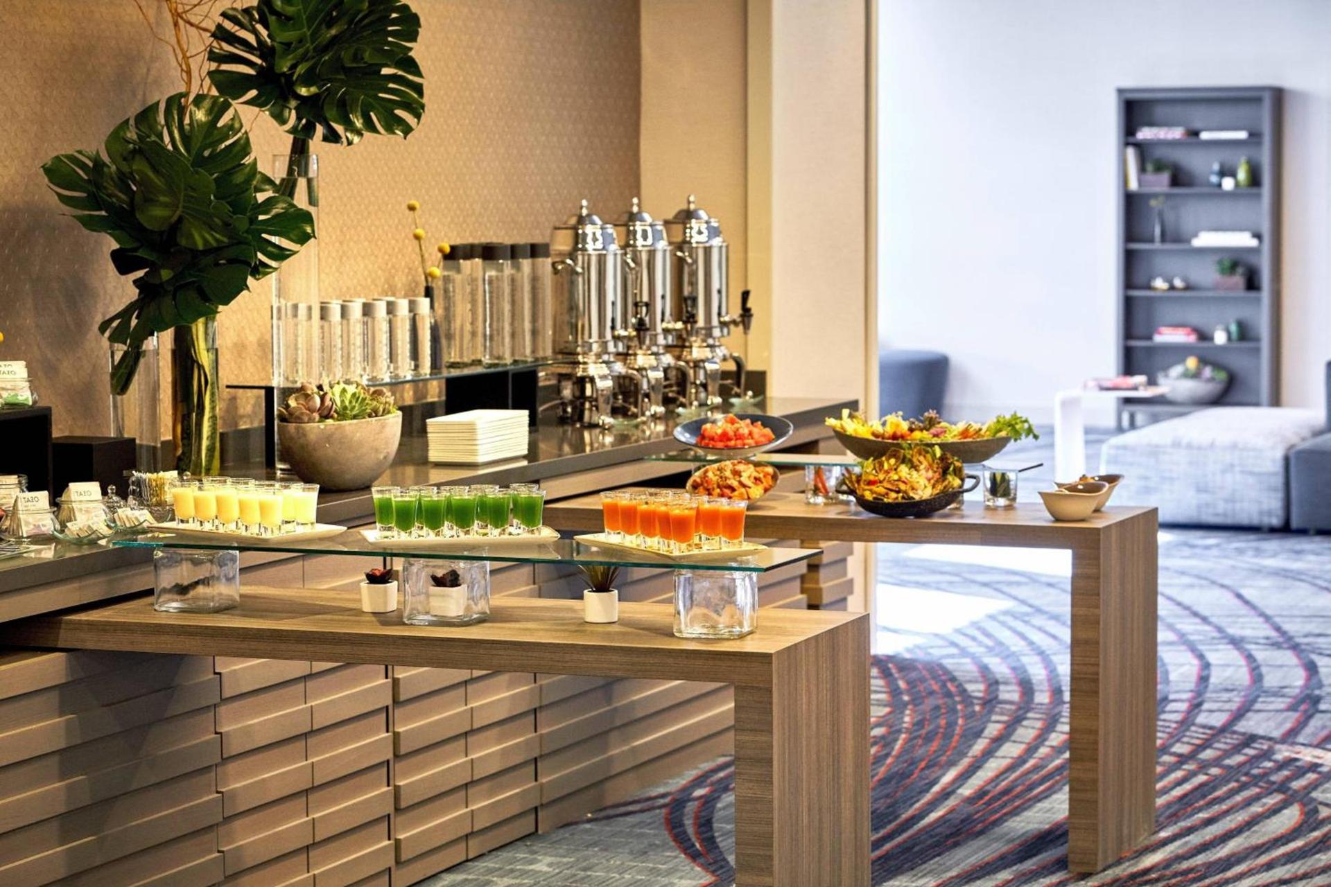 Los Angeles Airport Marriott photo 83
