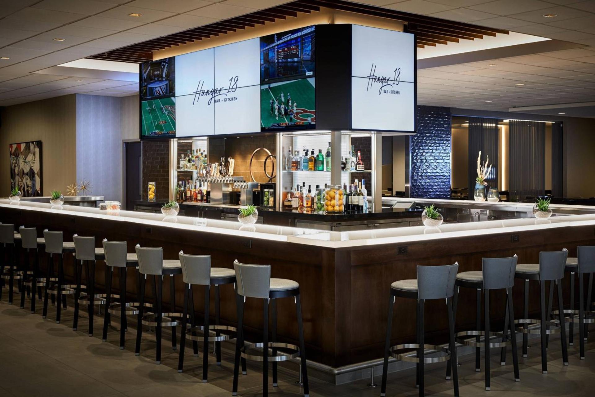 Los Angeles Airport Marriott photo 45