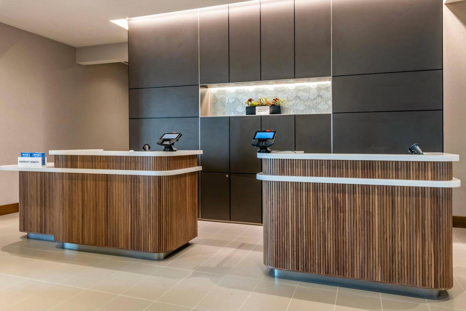 Courtyard by Marriott Fort Lauderdale Downtown photo 2