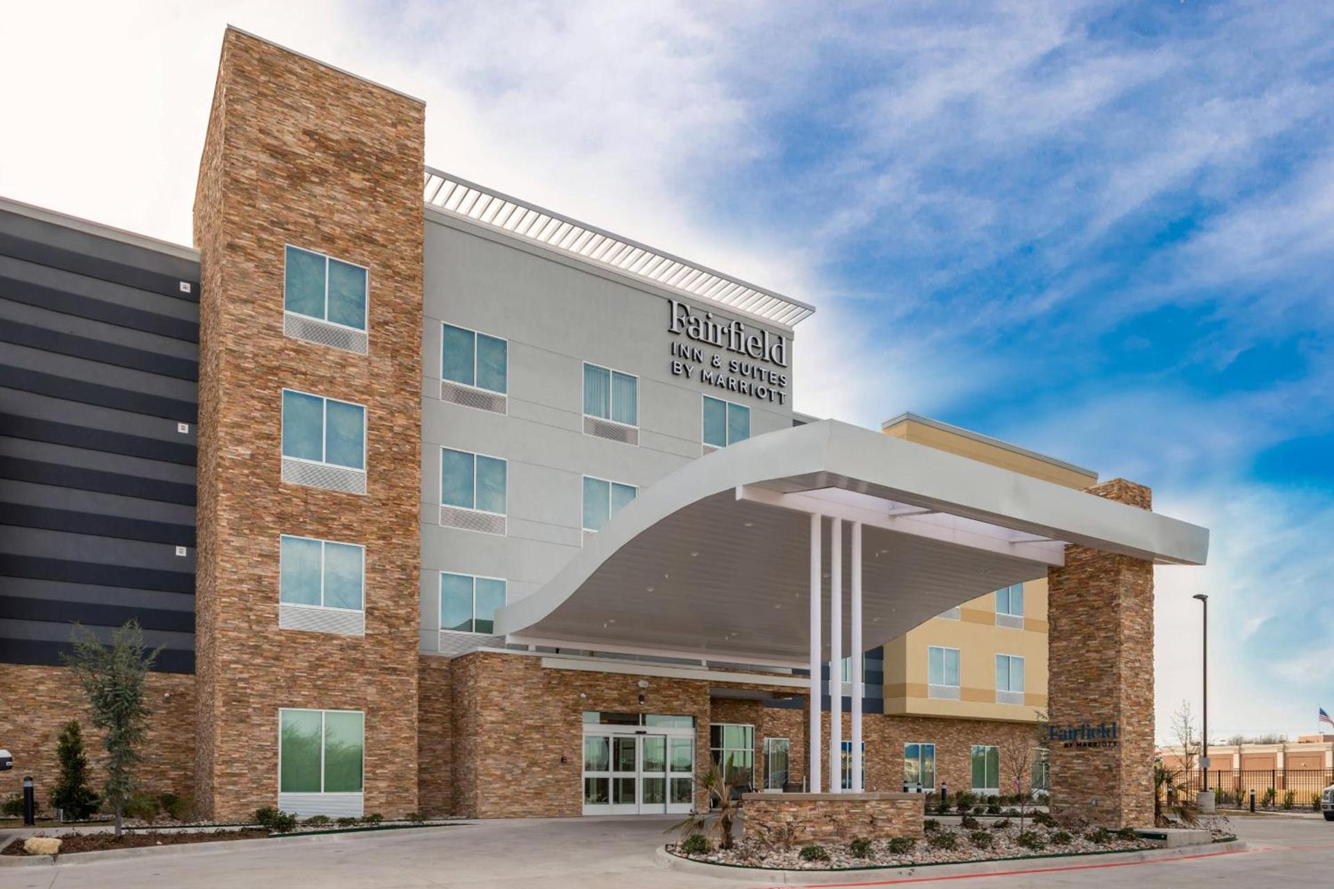 Fairfield Inn & Suites by Marriott Fort Worth Southwest at Cityview photo 1