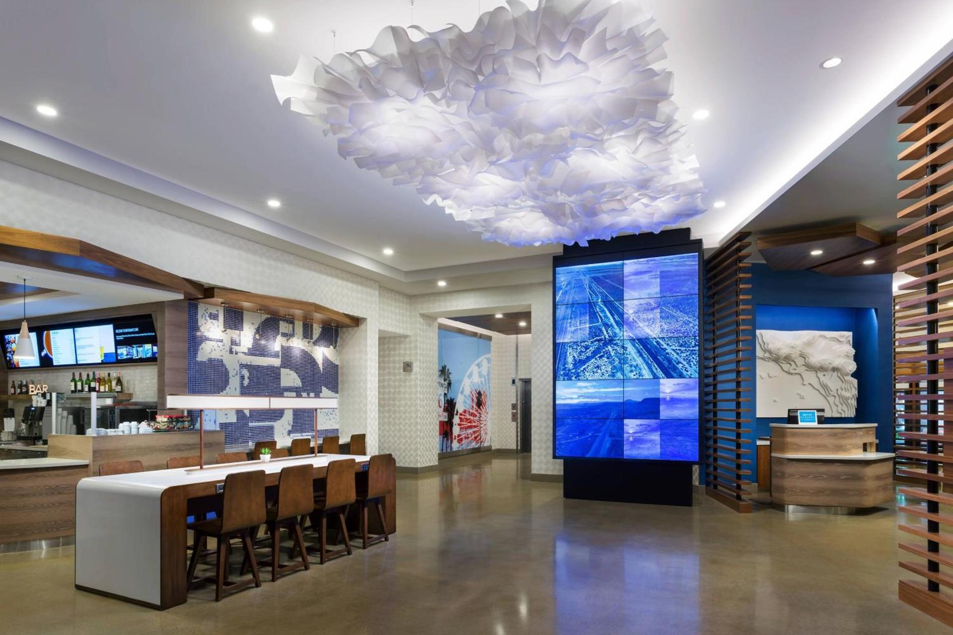 Courtyard by Marriott Santa Monica photo 9