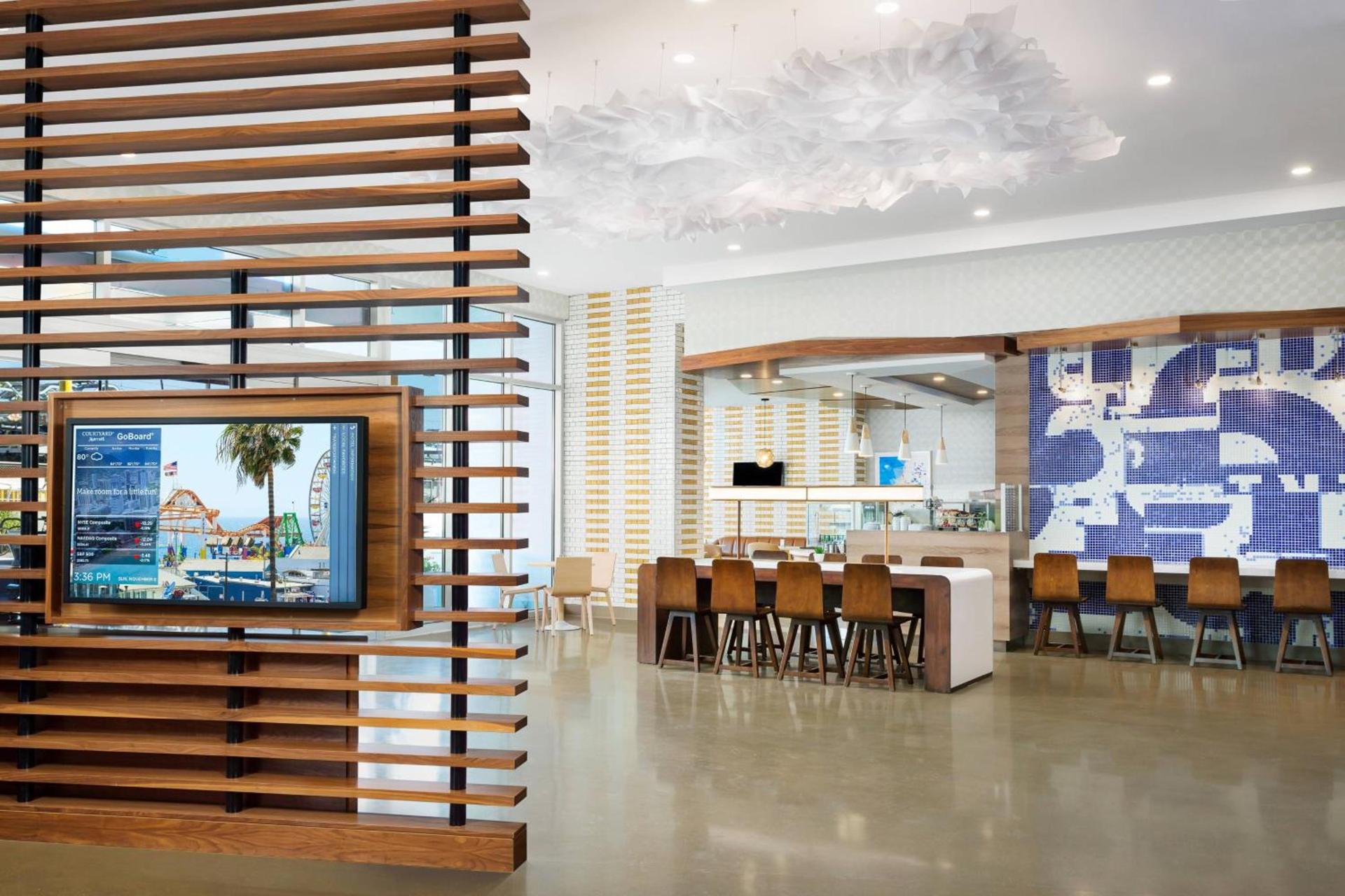 Courtyard by Marriott Santa Monica photo 8