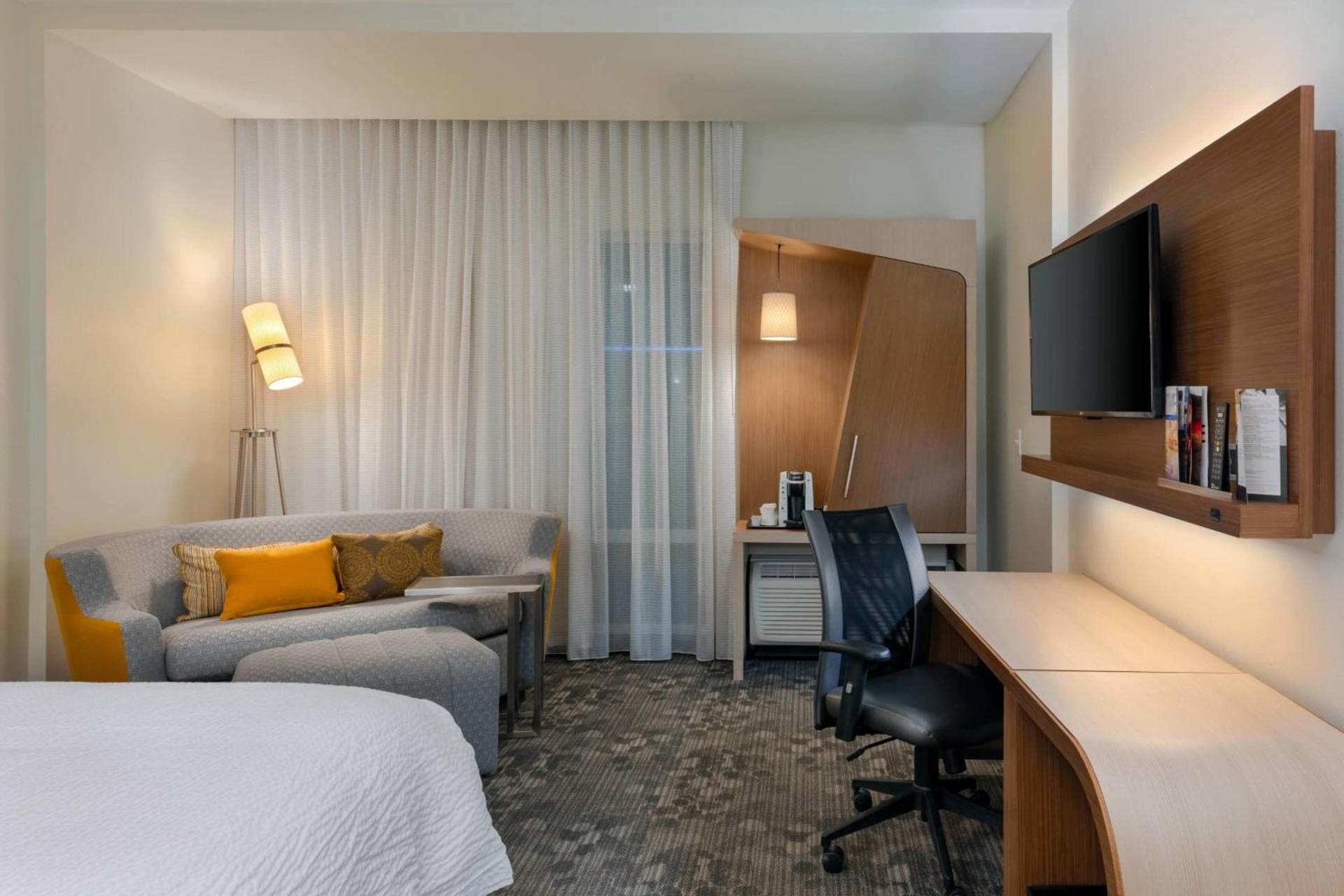 Courtyard by Marriott Savannah Airport photo 11