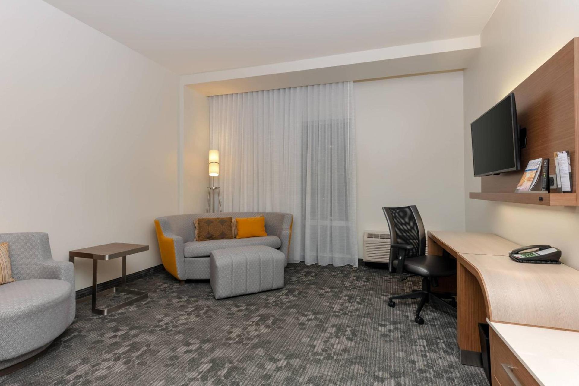 Courtyard by Marriott Savannah Airport photo 14