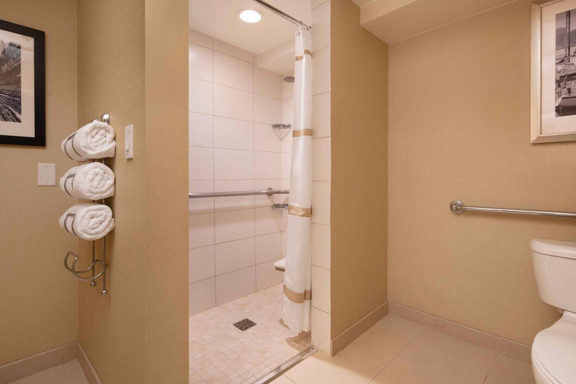 Newport Beach Marriott Bayview photo 26