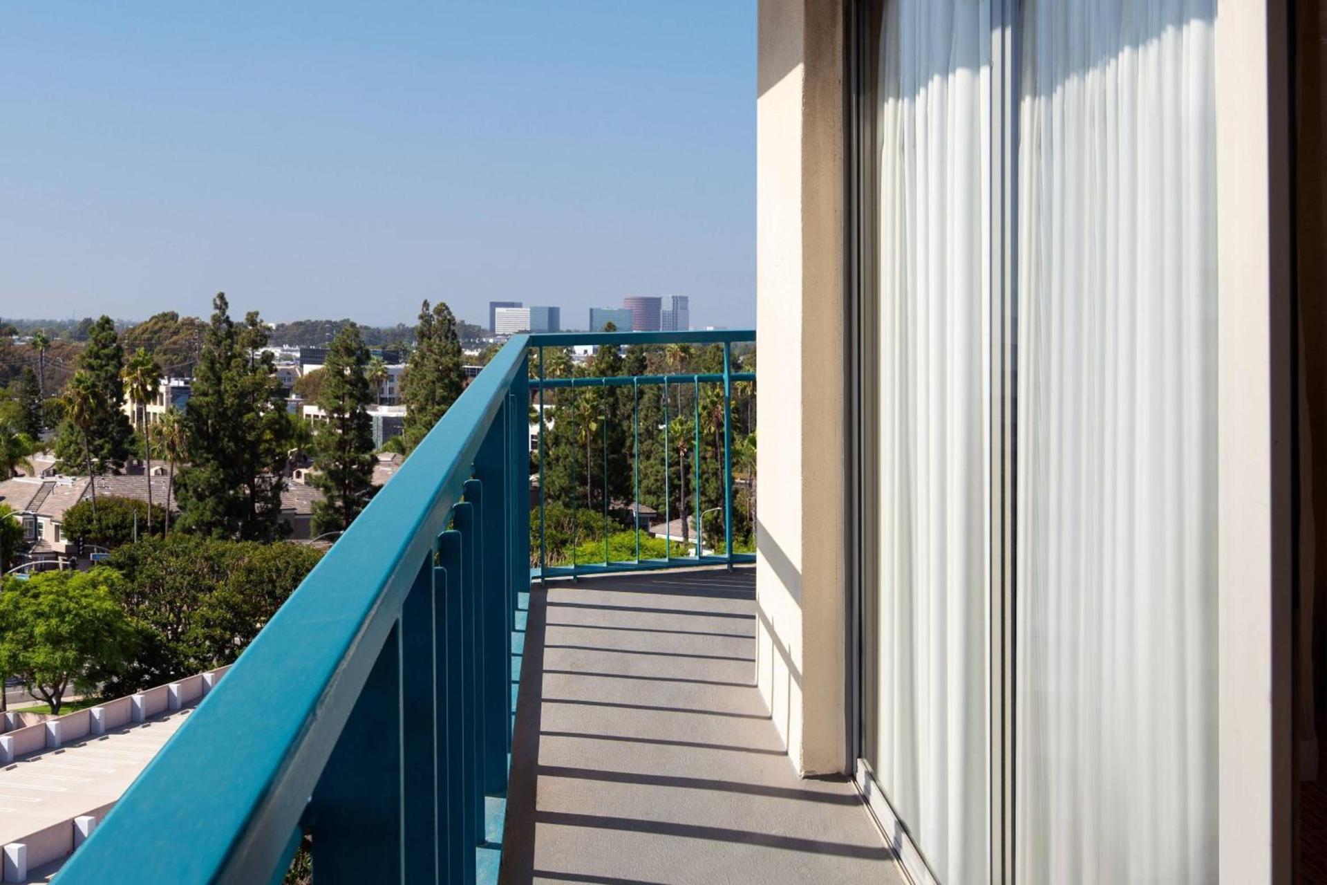 Newport Beach Marriott Bayview photo 8