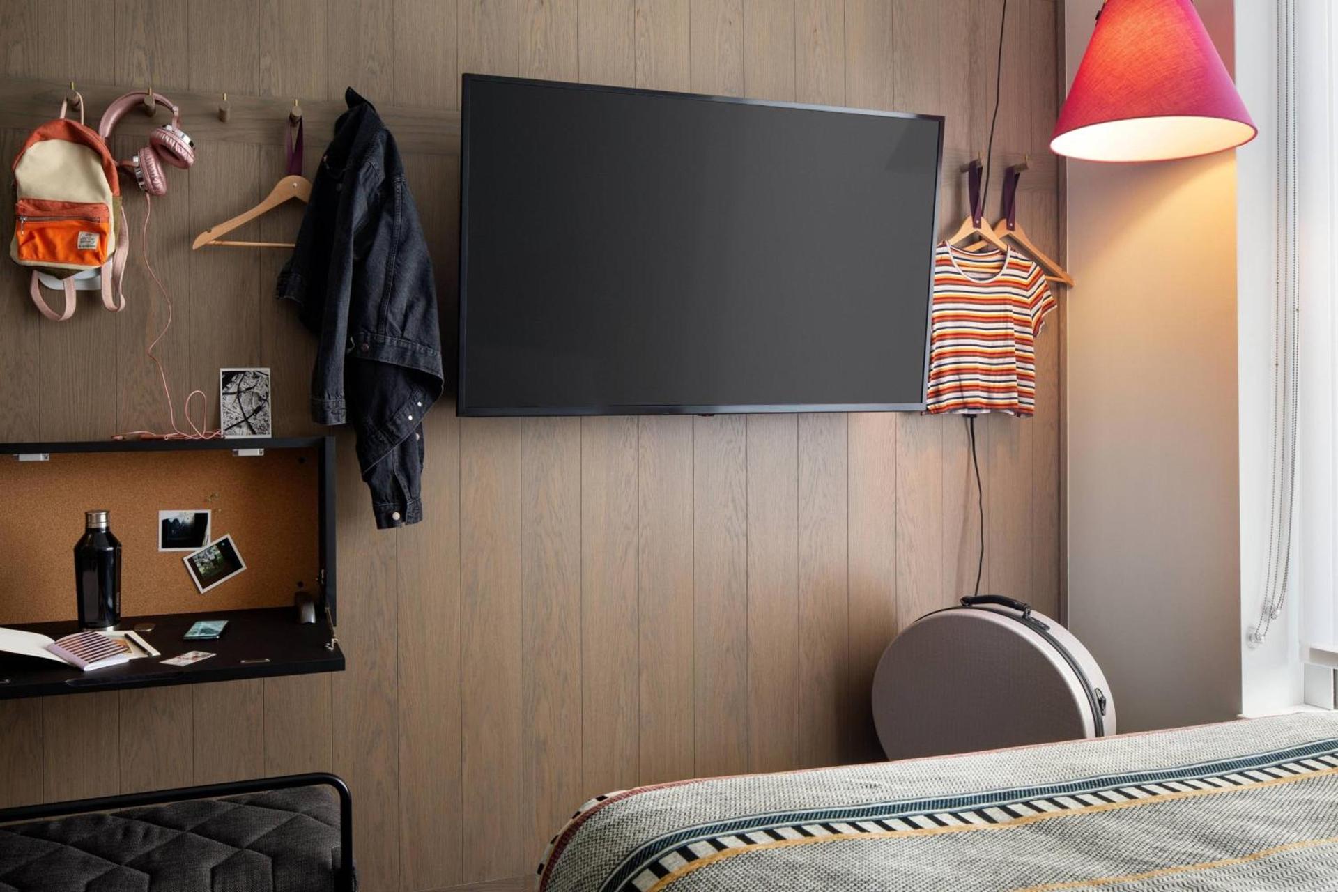 Moxy Austin - University photo 13