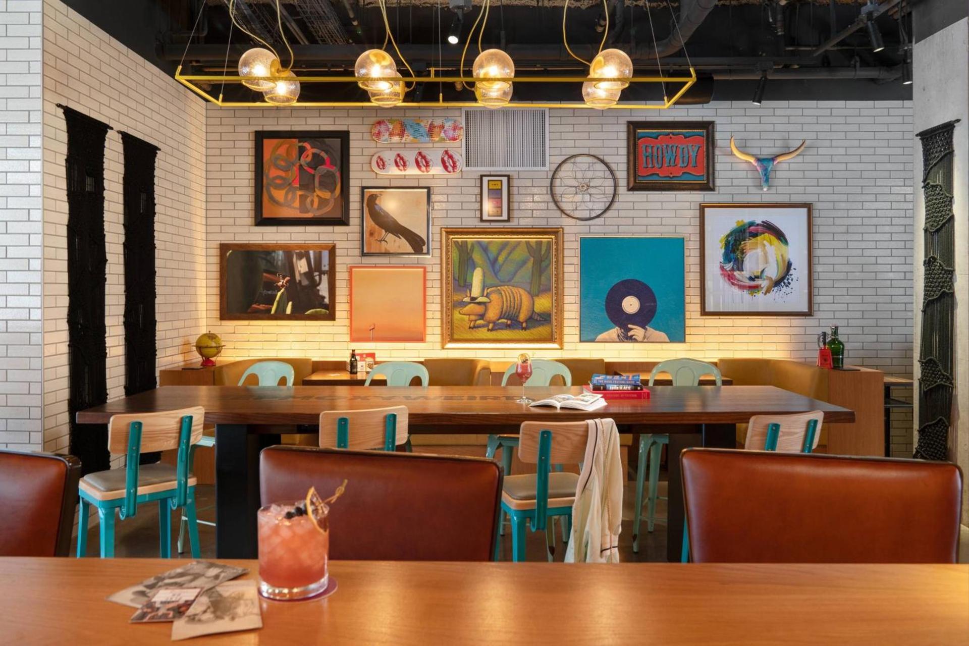 Moxy Austin - University photo 28