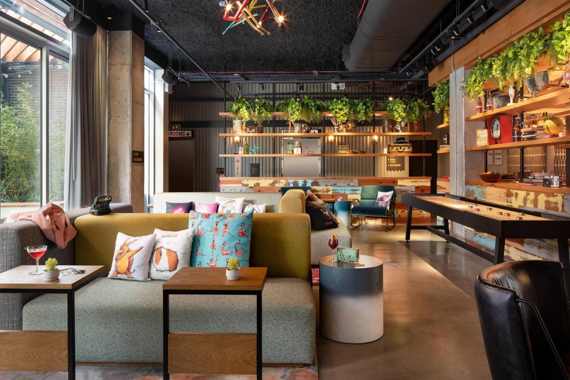 Moxy Austin - University photo 19