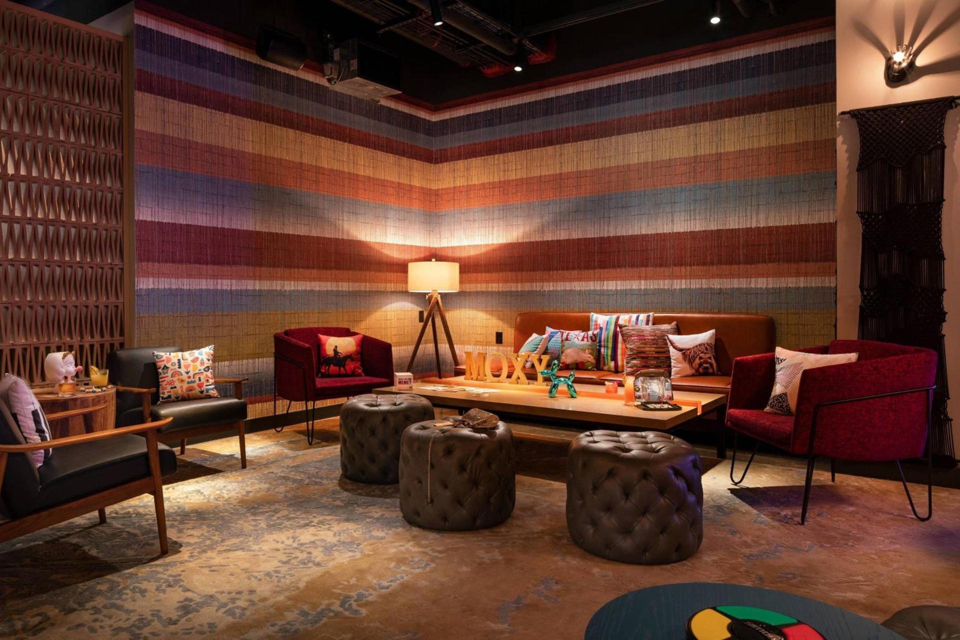 Moxy Austin - University photo 20