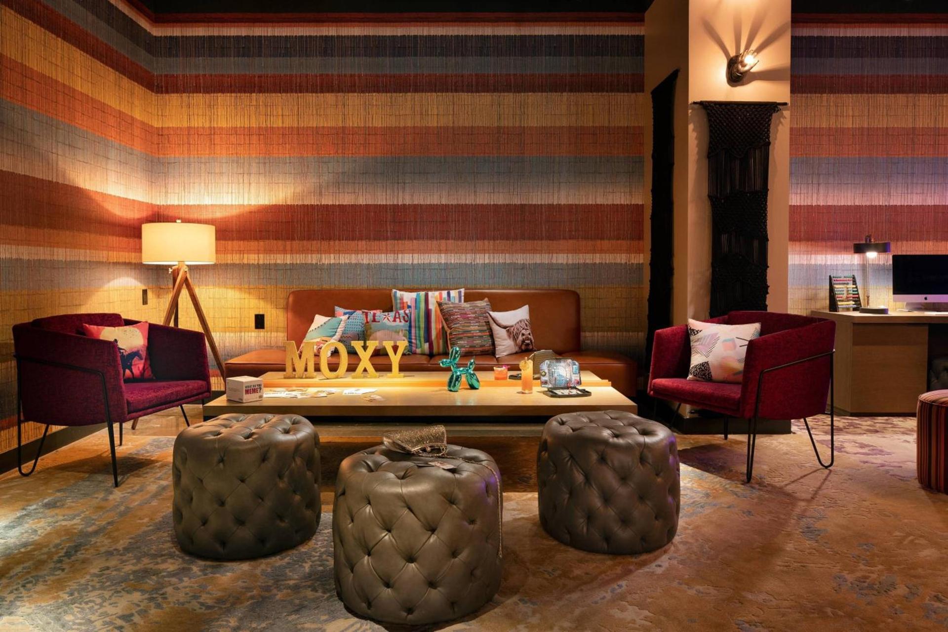 Moxy Austin - University photo 21