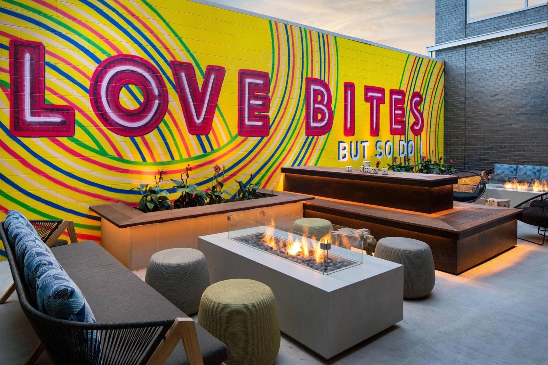 Moxy Austin - University photo 23