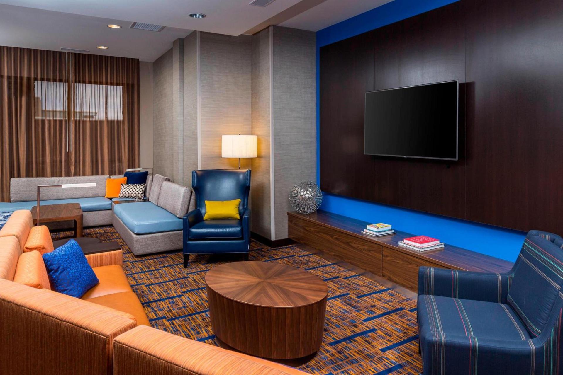 Courtyard by Marriott Bismarck North photo 3