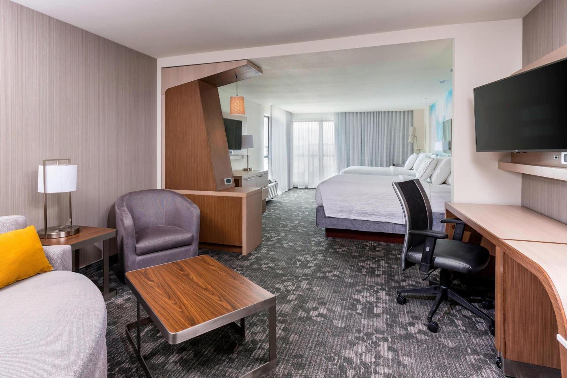 Courtyard by Marriott Bismarck North photo 9