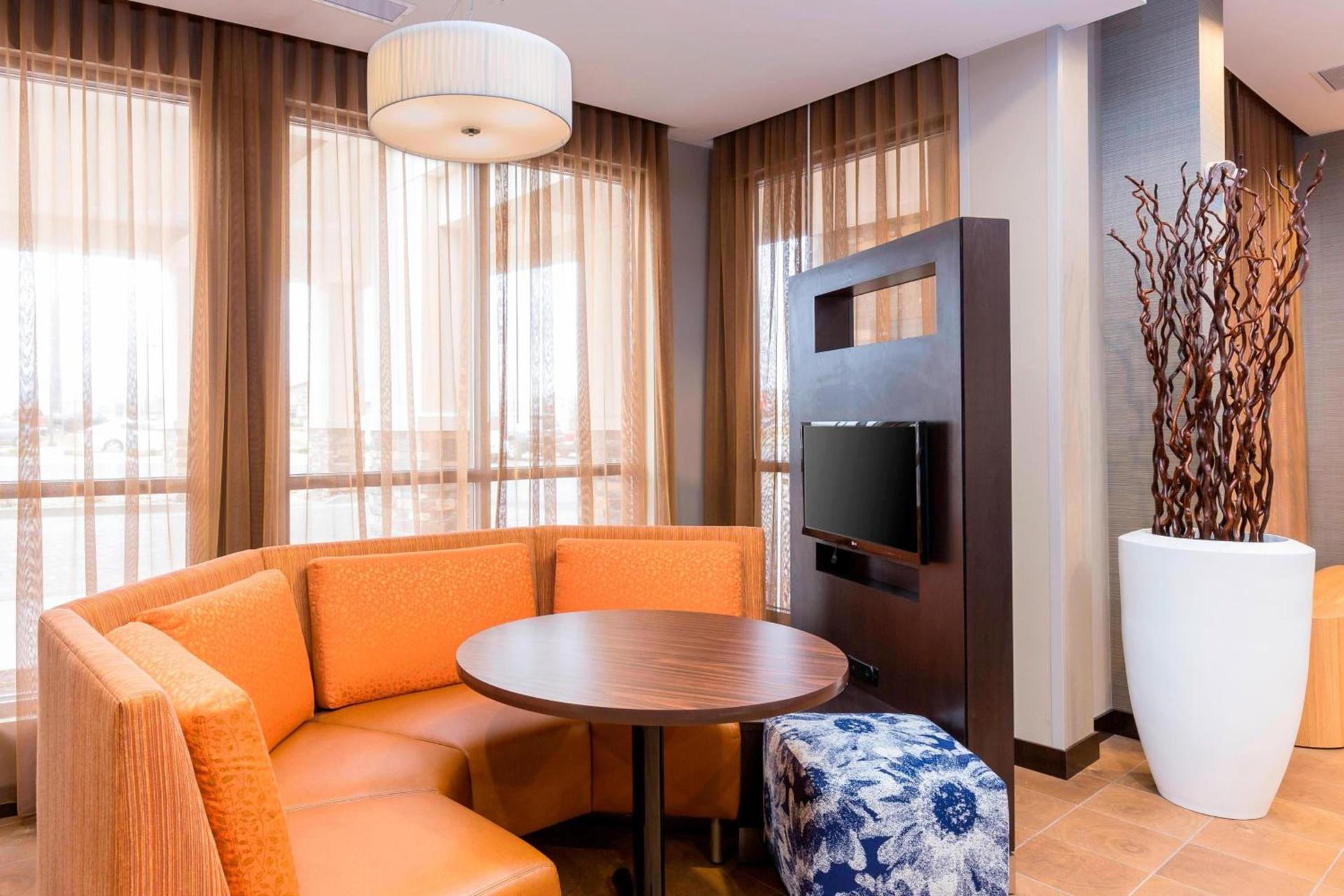 Courtyard by Marriott Bismarck North photo 13