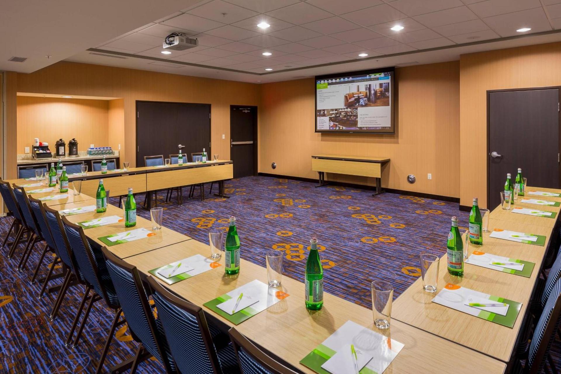 Courtyard by Marriott Bismarck North photo 23