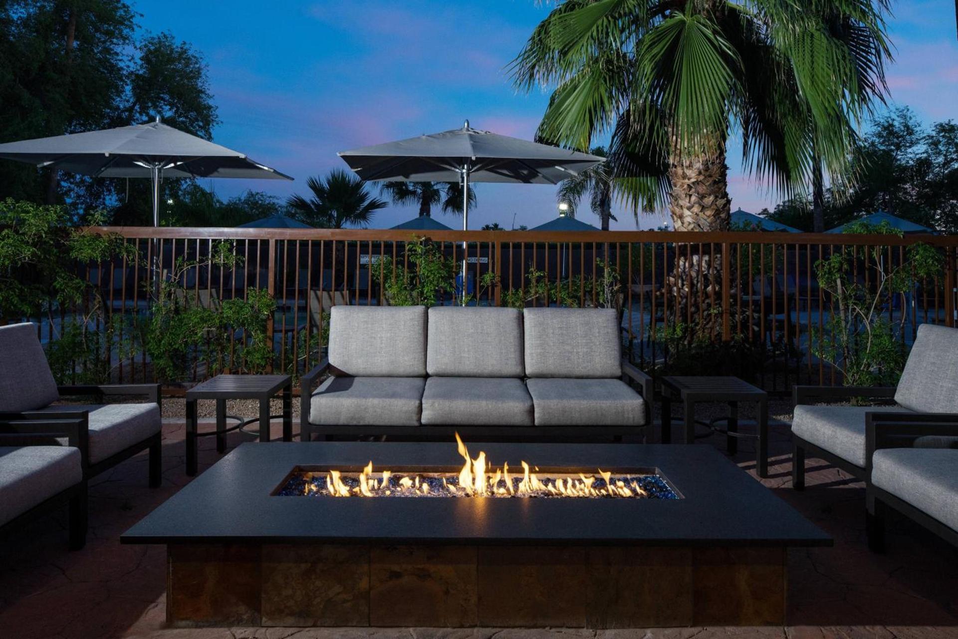 Courtyard Scottsdale North photo 6