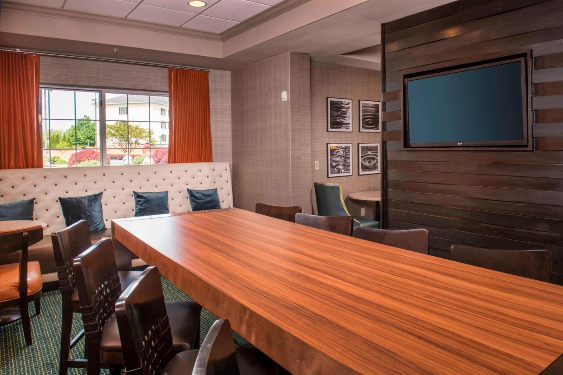 Springhill Suites by Marriott State College photo 5