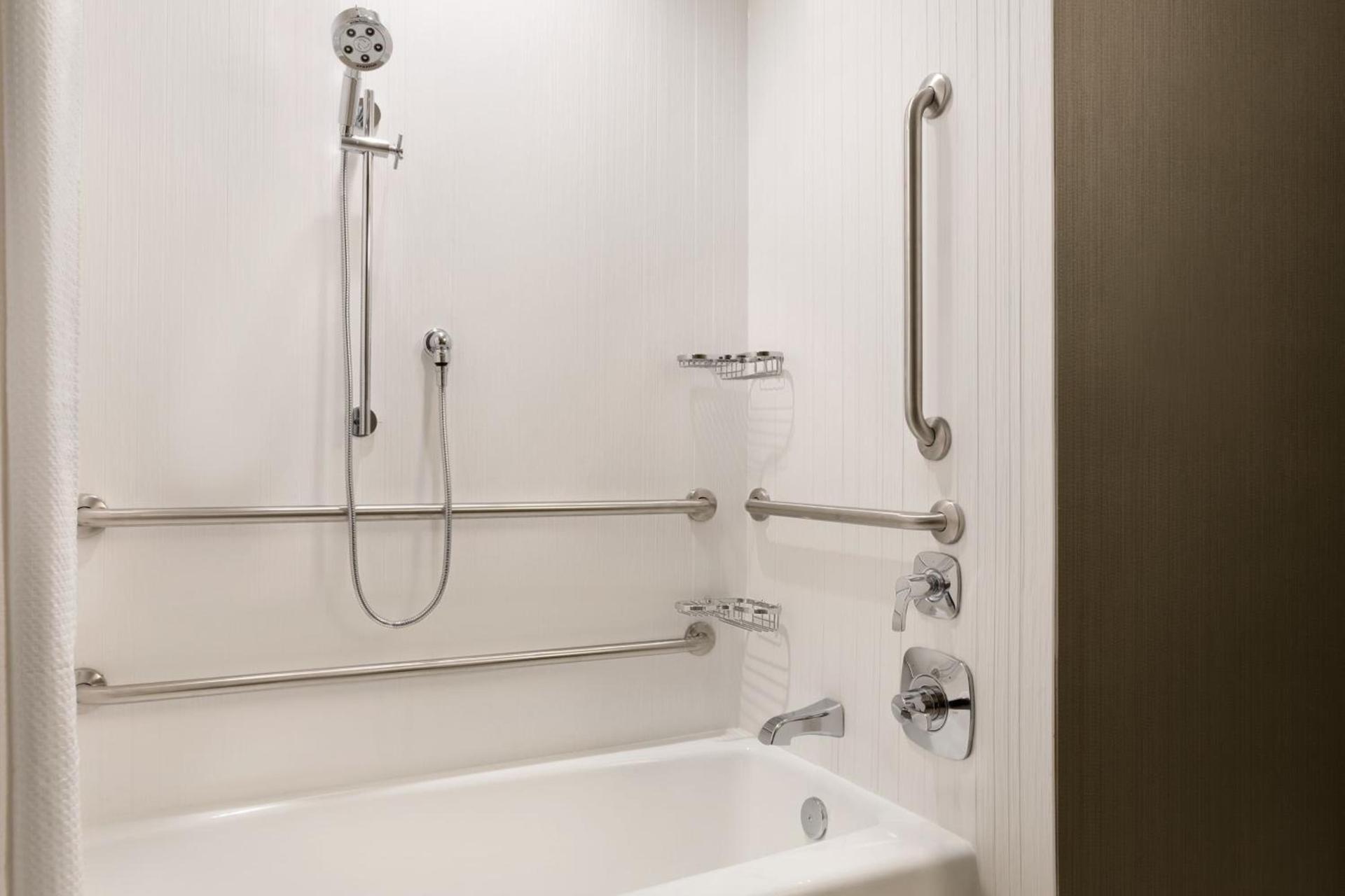 Courtyard by Marriott St Paul Woodbury photo 12