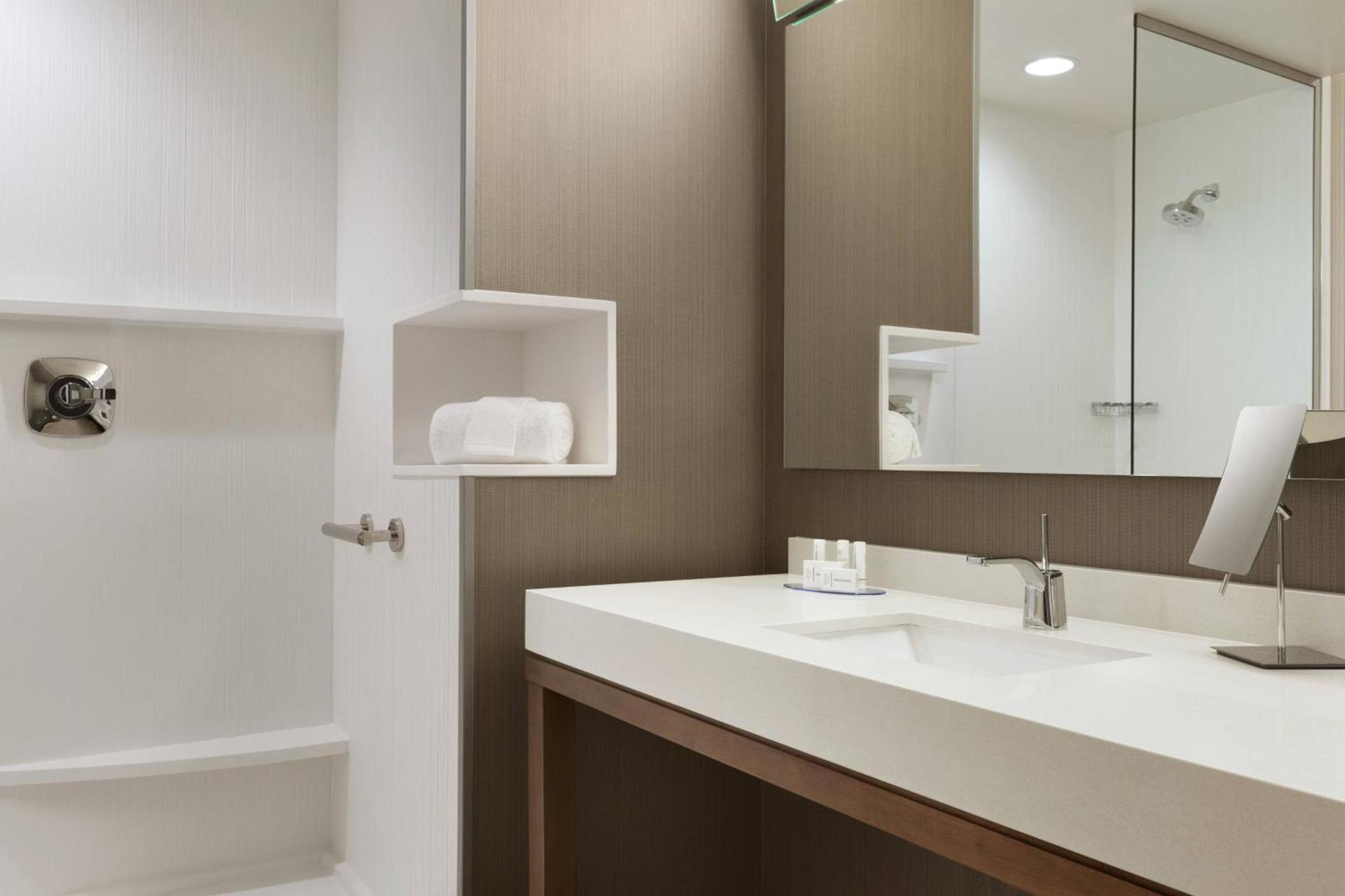 Courtyard by Marriott St Paul Woodbury photo 13
